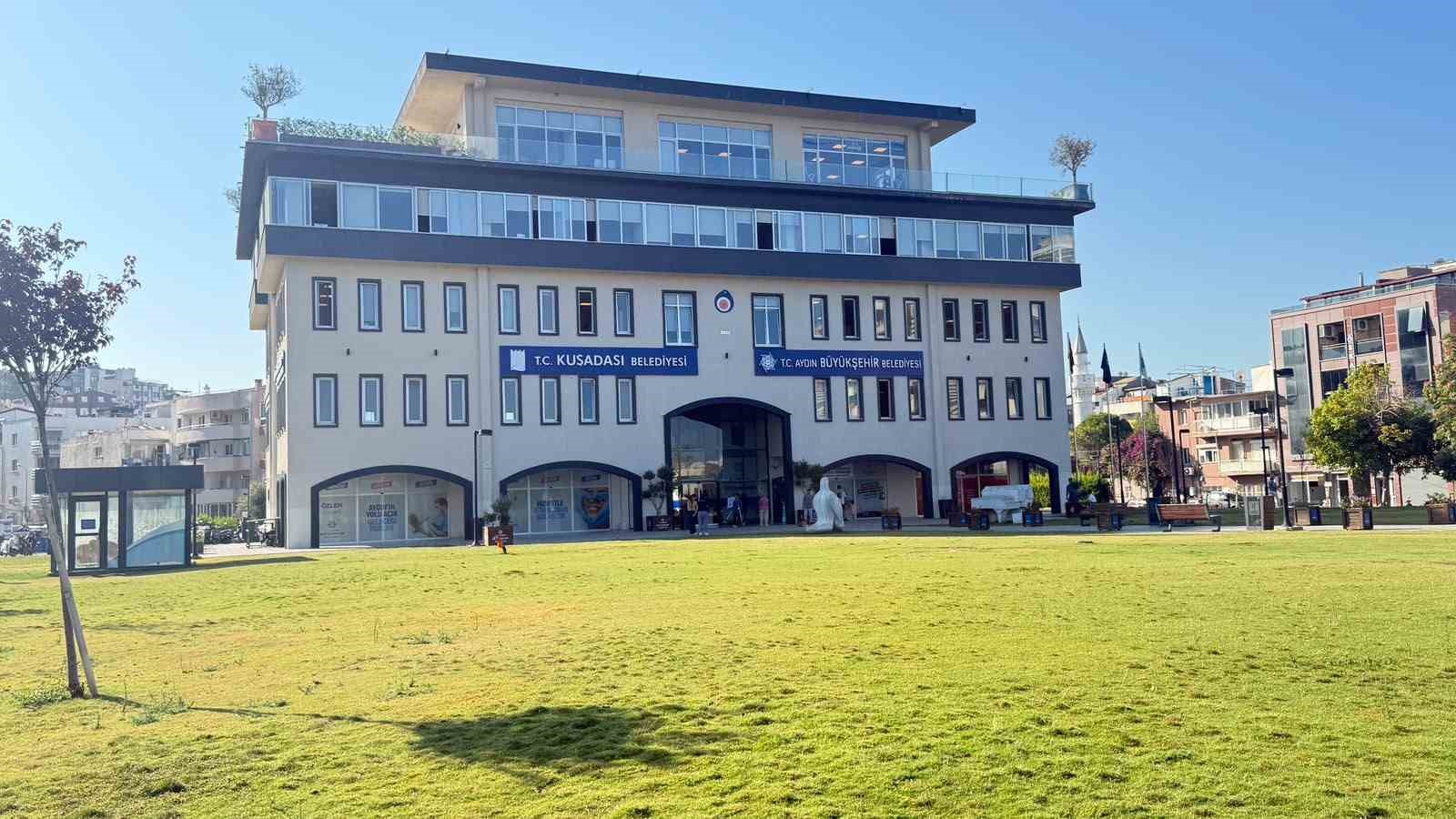 Kuşadası Belediyesi&rsquo;ne 3. dalga operasyonu