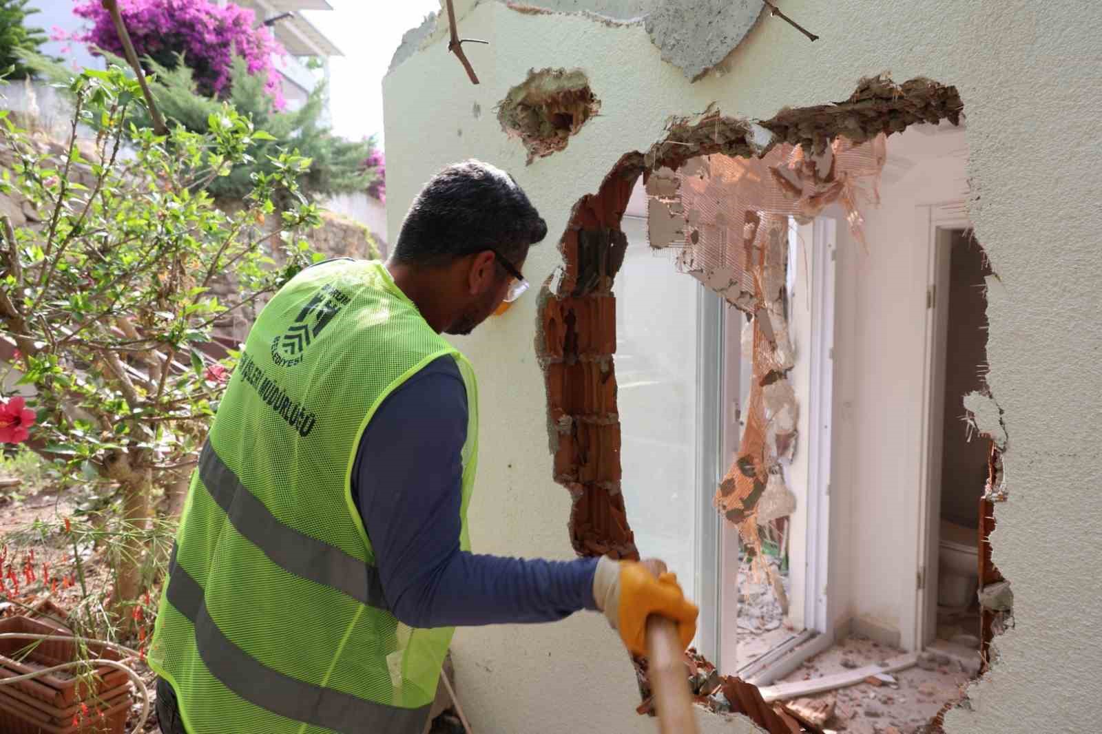 Bodrum&rsquo;da 45 ka&ccedil;ak yapı yıkıldı