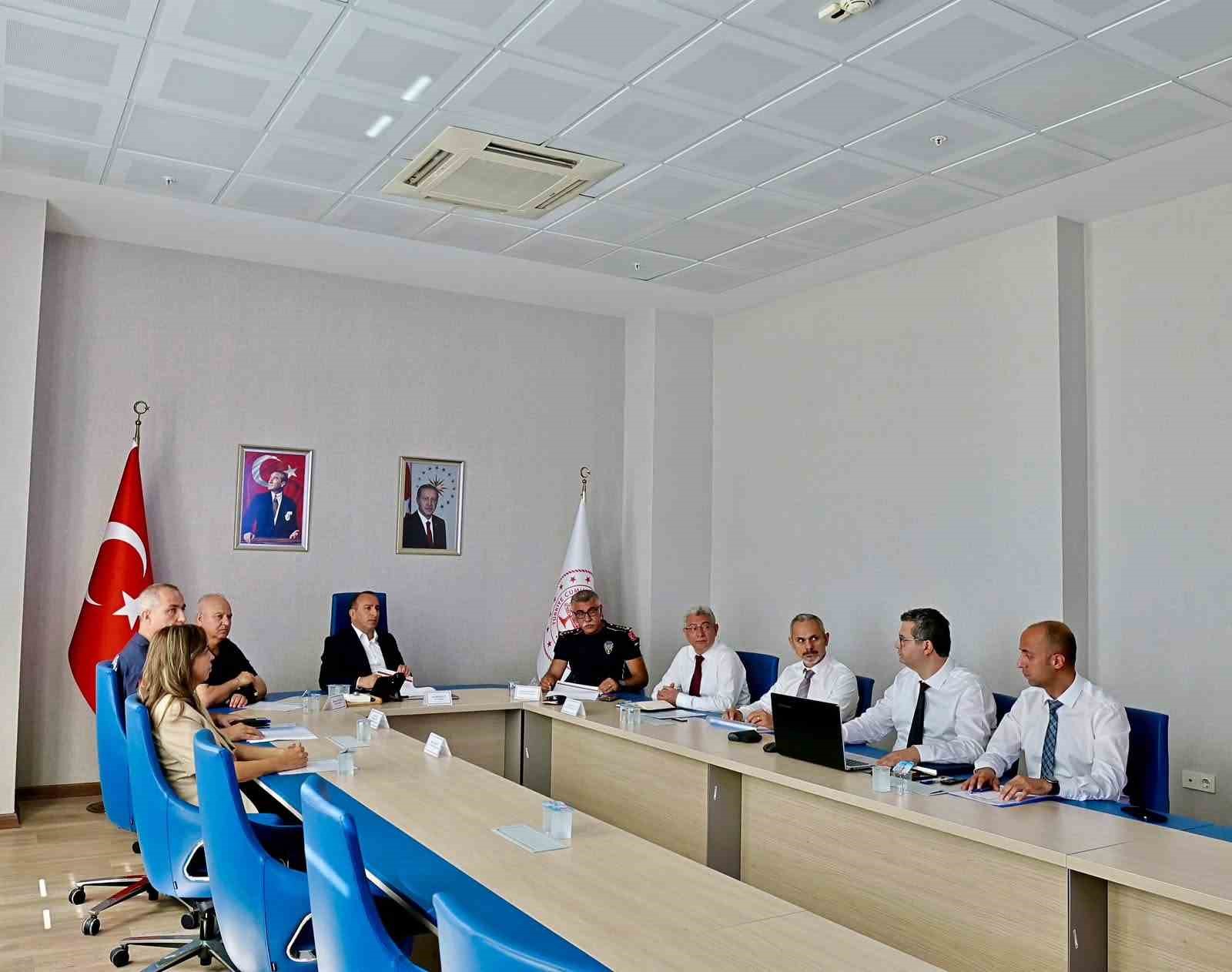 &Ccedil;ine&rsquo;de yeni eğitim yılı &ouml;ncesi okul g&uuml;venliği toplantısı