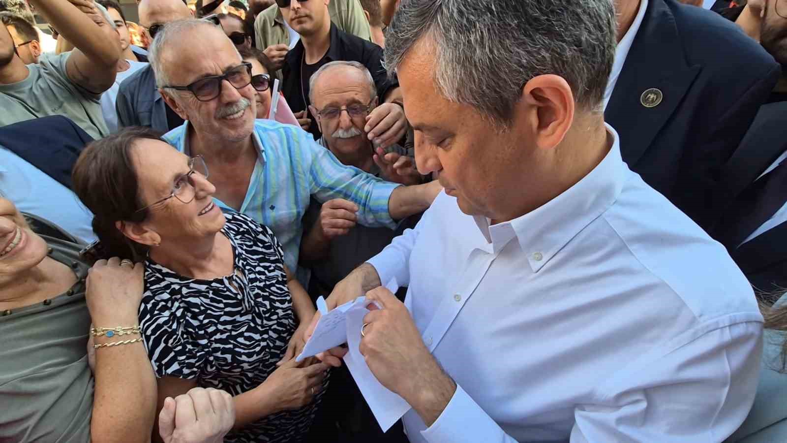 &Ouml;zg&uuml;r &Ouml;zel Tekirdağ&rsquo;da halka seslendi: "Hep beraber y&uuml;r&uuml;yoruz"