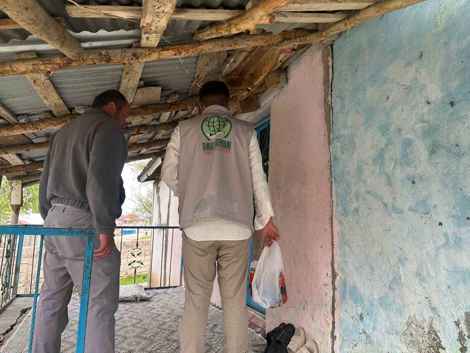 Umut Kervanı Ağrı&rsquo;da y&uuml;zlerce hanenin sofrasına kurban eti ulaştırdı