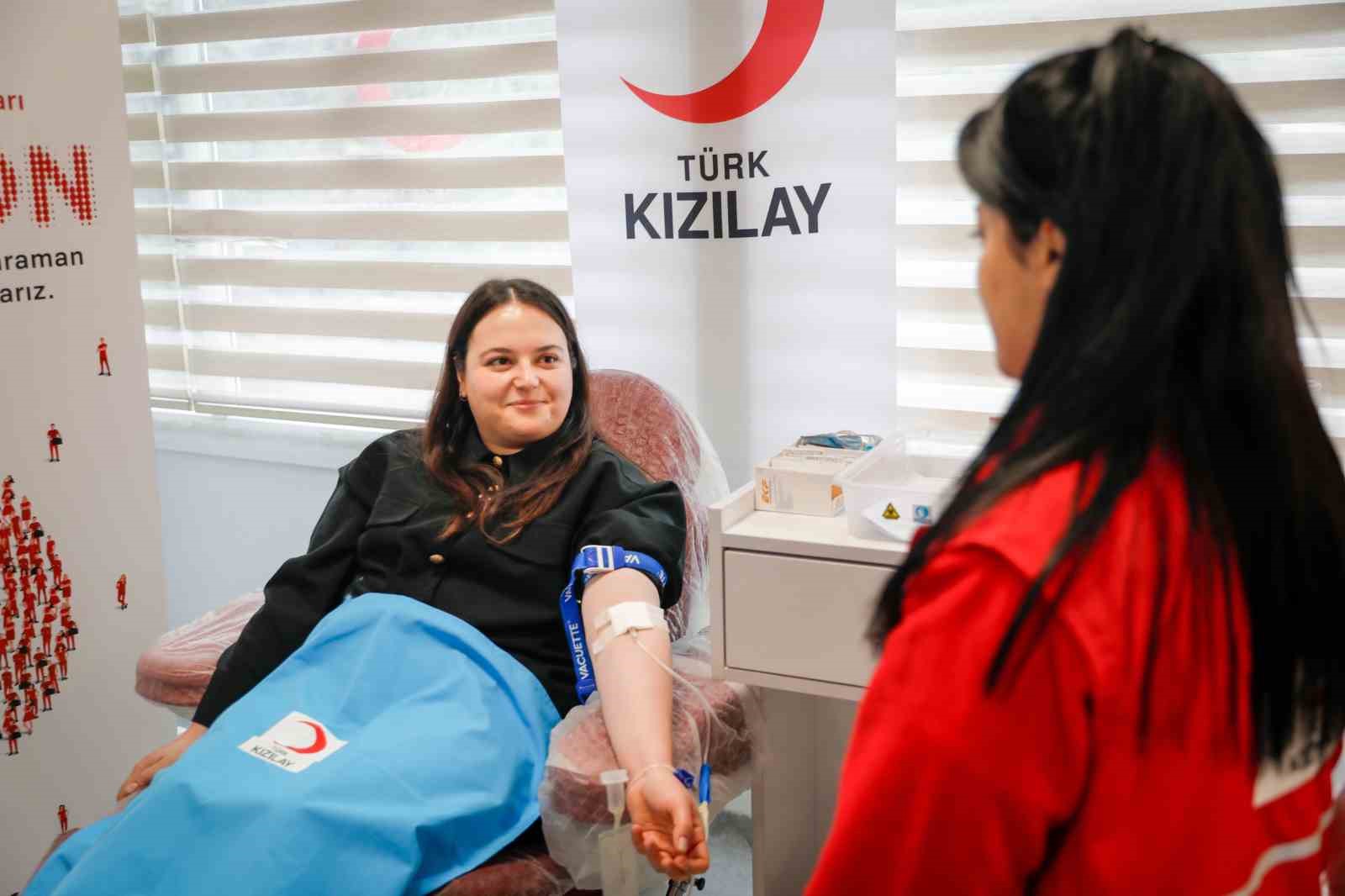 K&ouml;k h&uuml;crede umut b&uuml;y&uuml;yor: Kızılay&rsquo;ın bağış&ccedil;ı havuzu 1,2 milyonu aştı