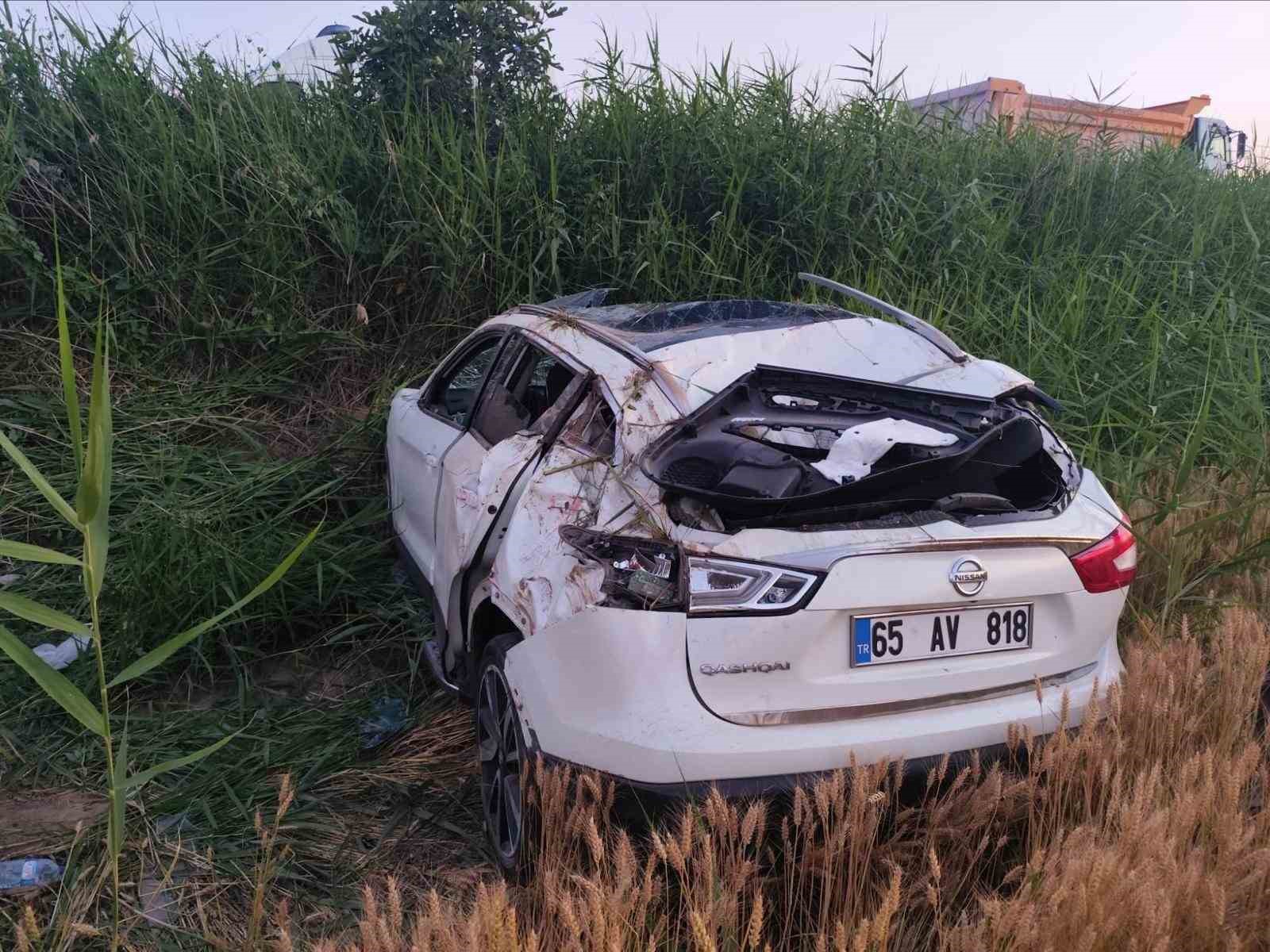 Manisa&rsquo;da trafik kazası: 2&rsquo;si &ccedil;ocuk 3 yaralı