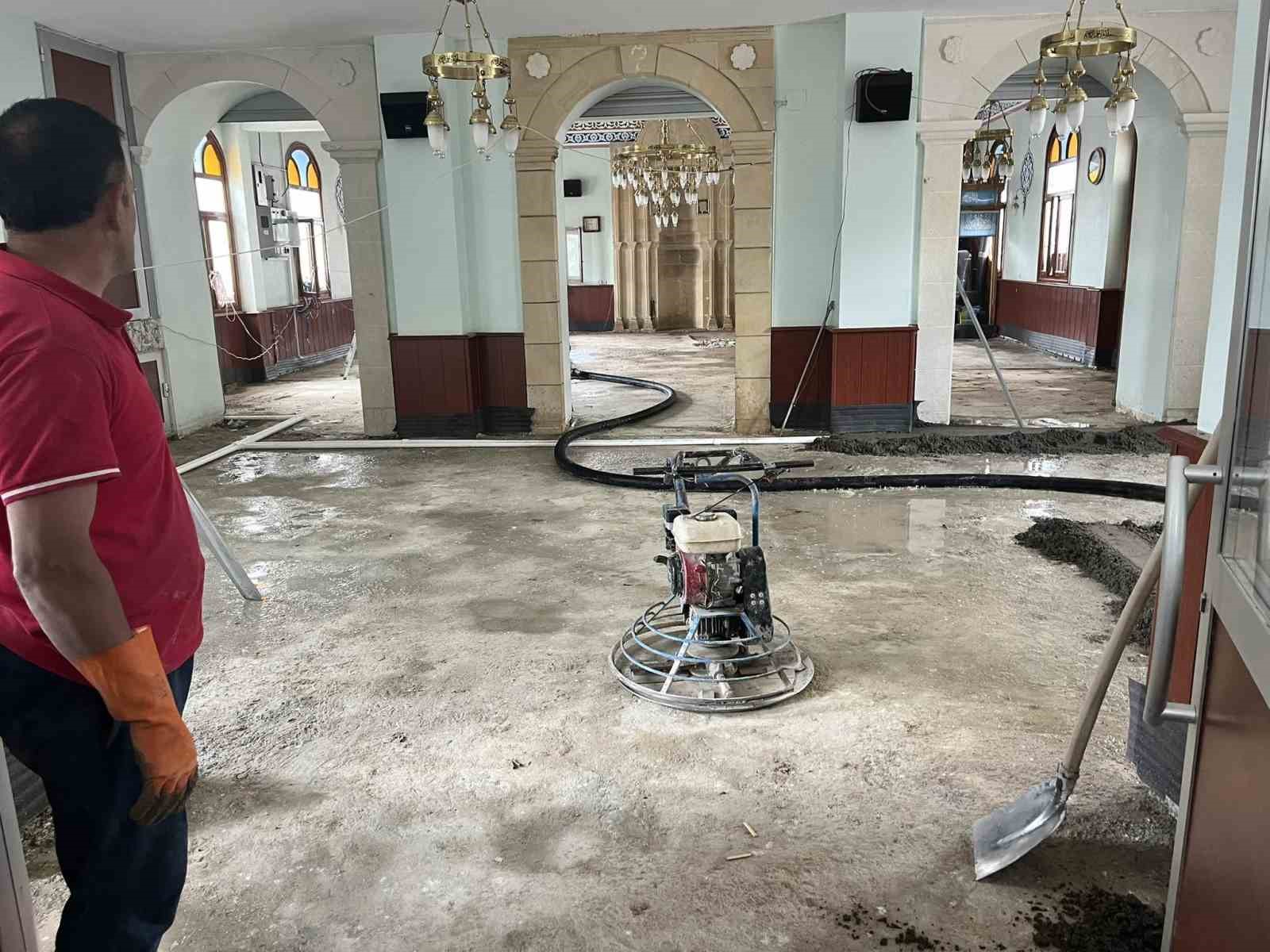 G&ouml;k&ccedil;edere Merkez Camii yenileniyor
