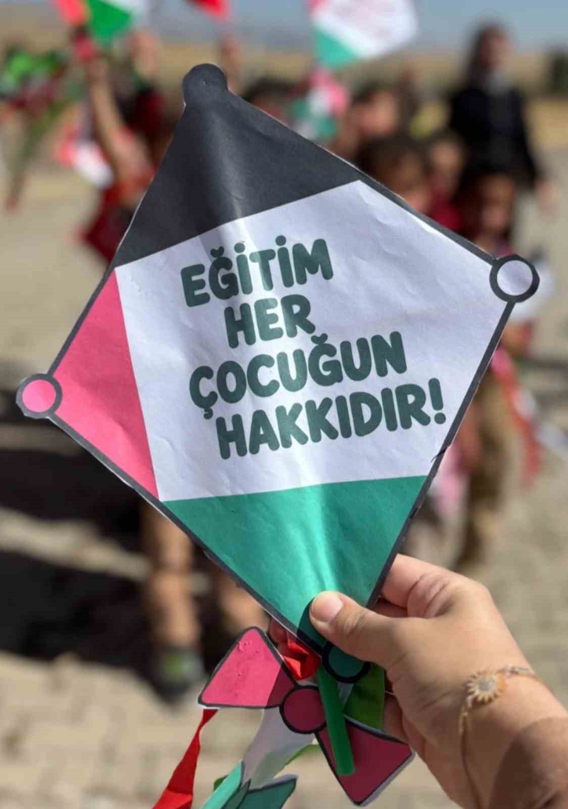 Ağrı’da "Uçurtmalar Vurulmasın, Gökyüzü Çocuklara Kalsın" etkinliği düzenlendi