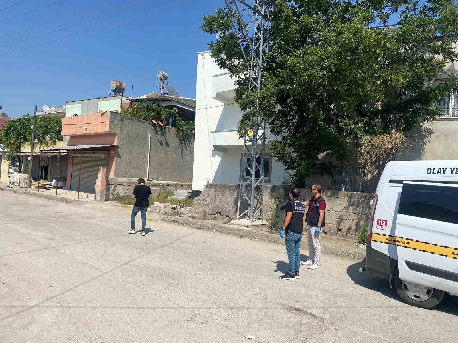 Adana&rsquo;da dehşet: Boşanma aşamasındaki eşini ve baldızını vurdu