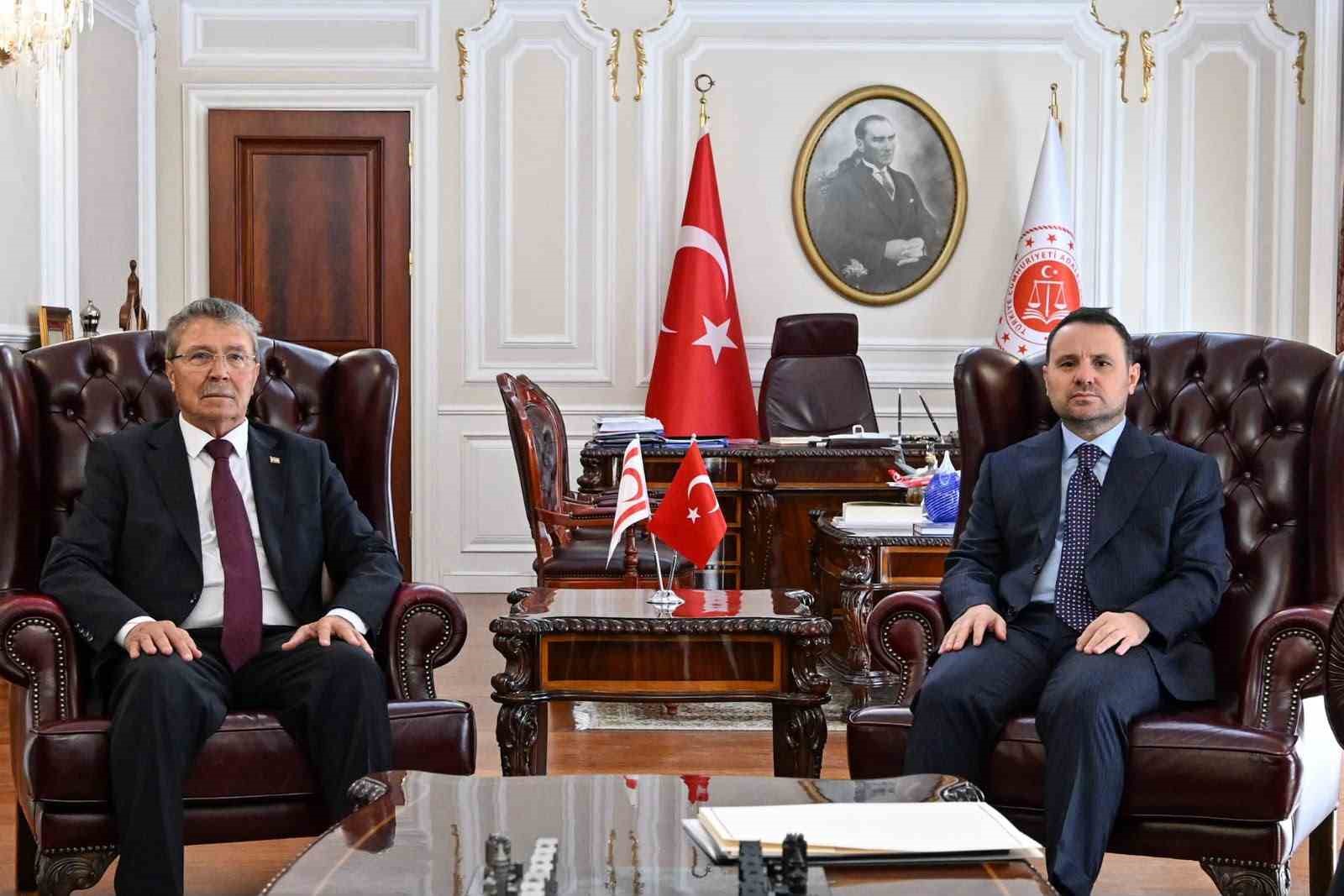 Adalet Bakanı Akın G&uuml;rlek, KKTC Başbakanı &Uuml;nal &Uuml;stel ile bir araya geldi