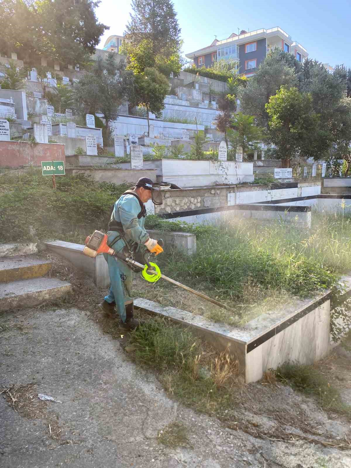 Mezarlıklara kesintisiz bakım