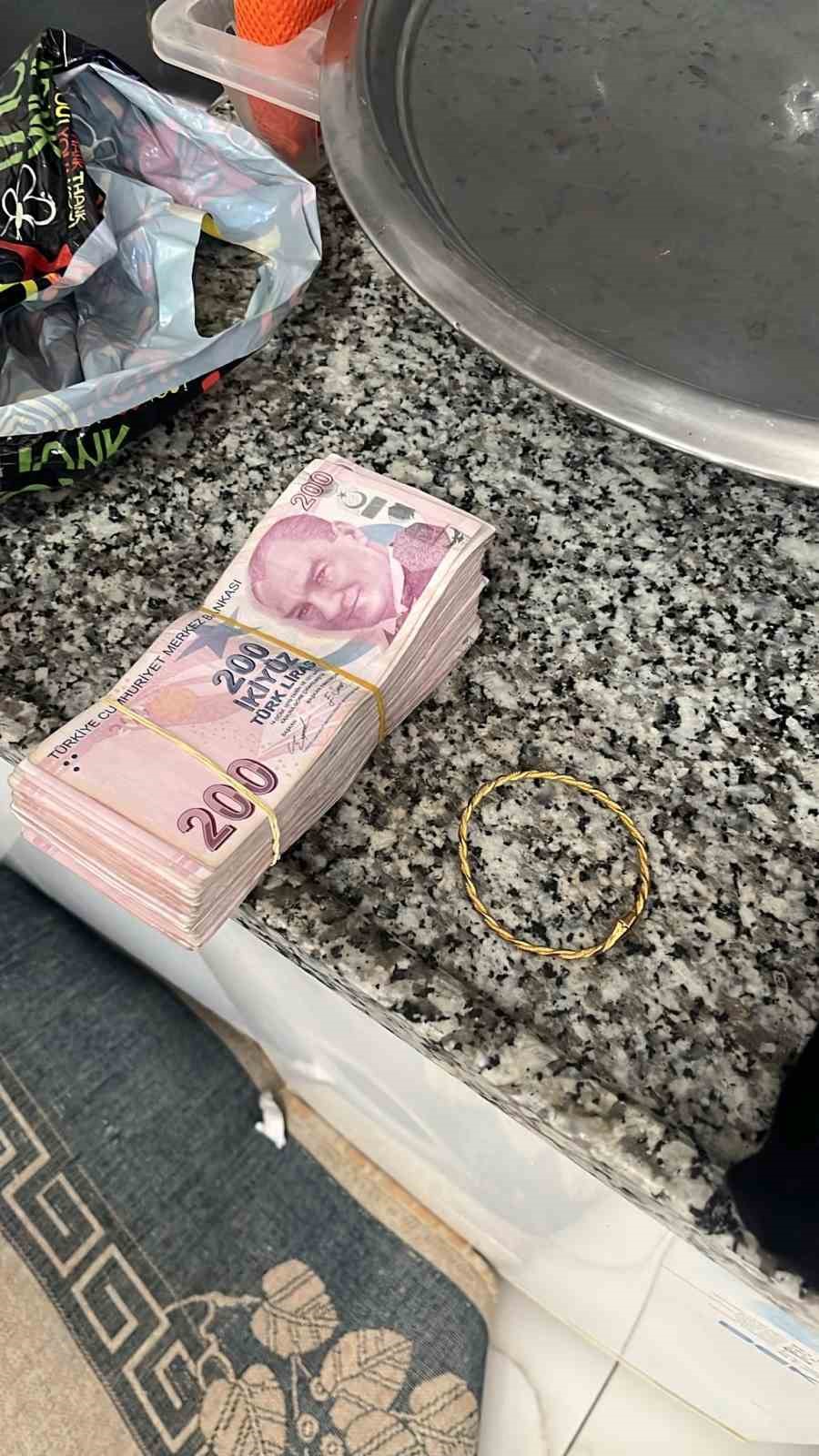 Kayıp olarak aranan kadının &ouml;ld&uuml;r&uuml;ld&uuml;ğ&uuml; ortaya &ccedil;ıktı: Boğduktan sonra g&ouml;md&uuml;ğ&uuml;n&uuml; itiraf etti