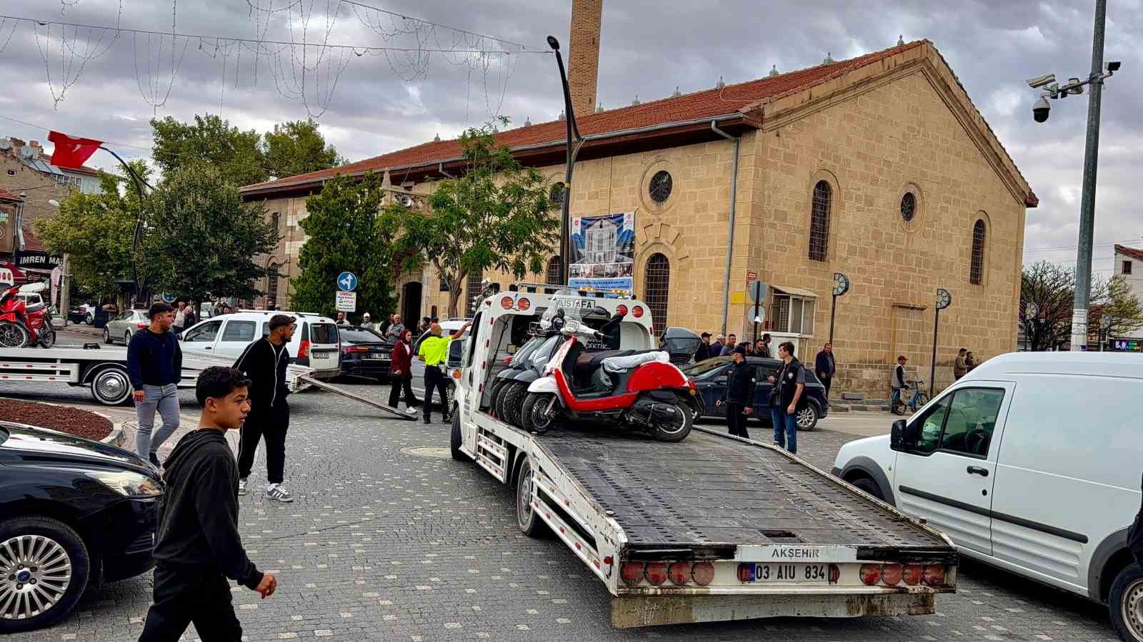 Polis denetiminde 52 motosiklet trafikten men edildi