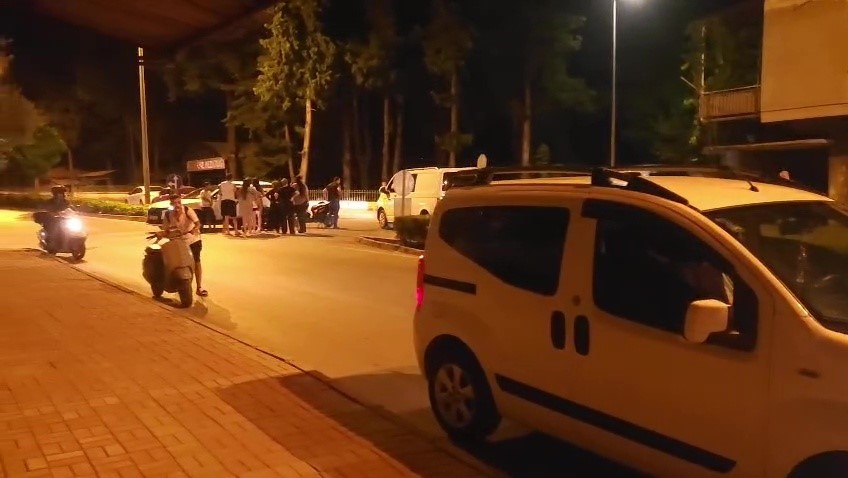 Otomobil ile &ccedil;arpışan motosikletli yaralandı
