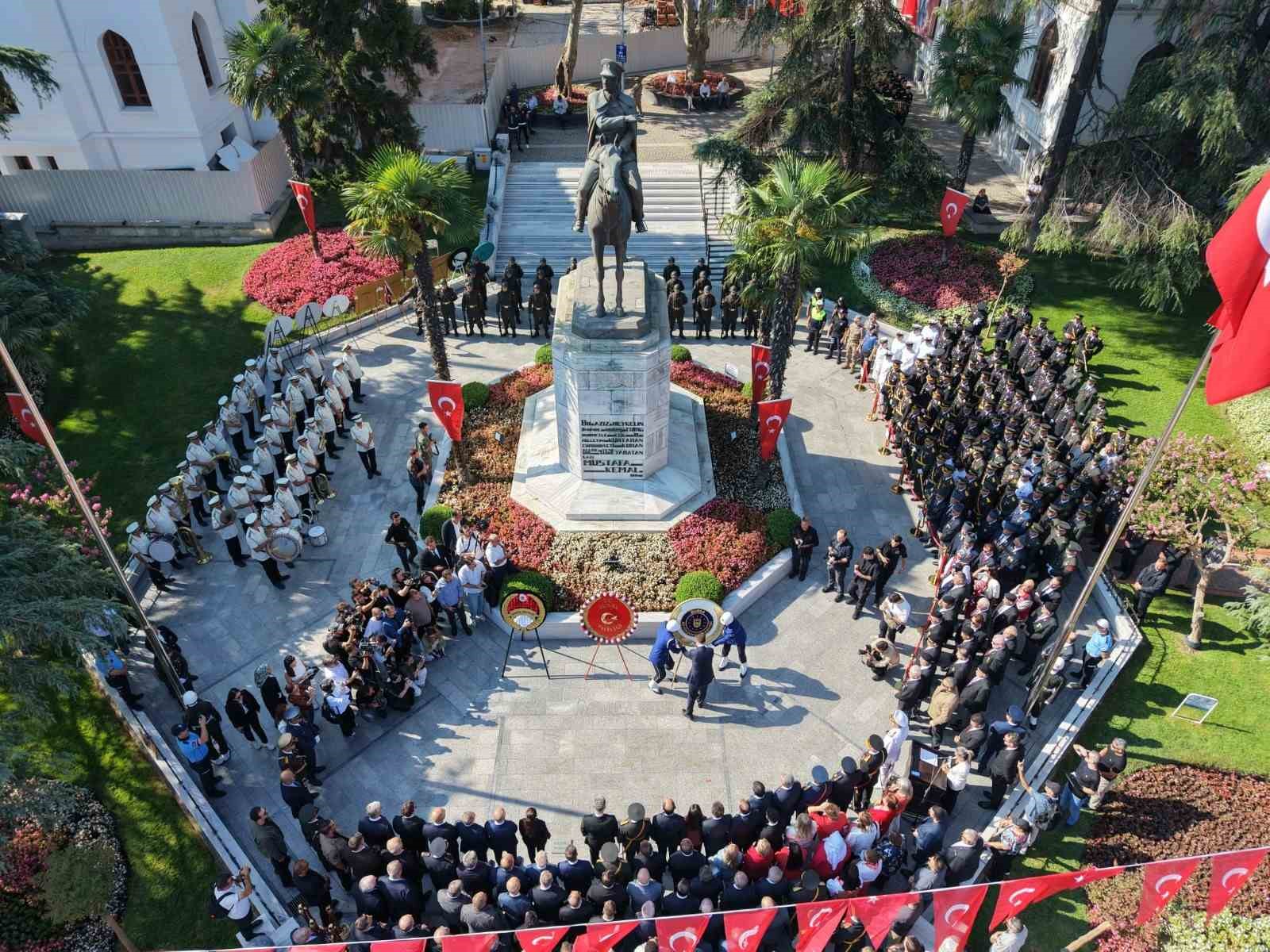 Bursalılar, 30 Ağustos Zafer Bayramı coşkusuna ortak oldu