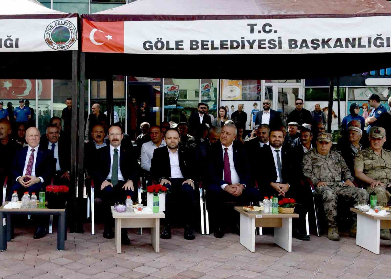 Vali Yamlı, G&ouml;le İl&ccedil;esinde d&uuml;zenlenen a&ccedil;ılış programına katıldı