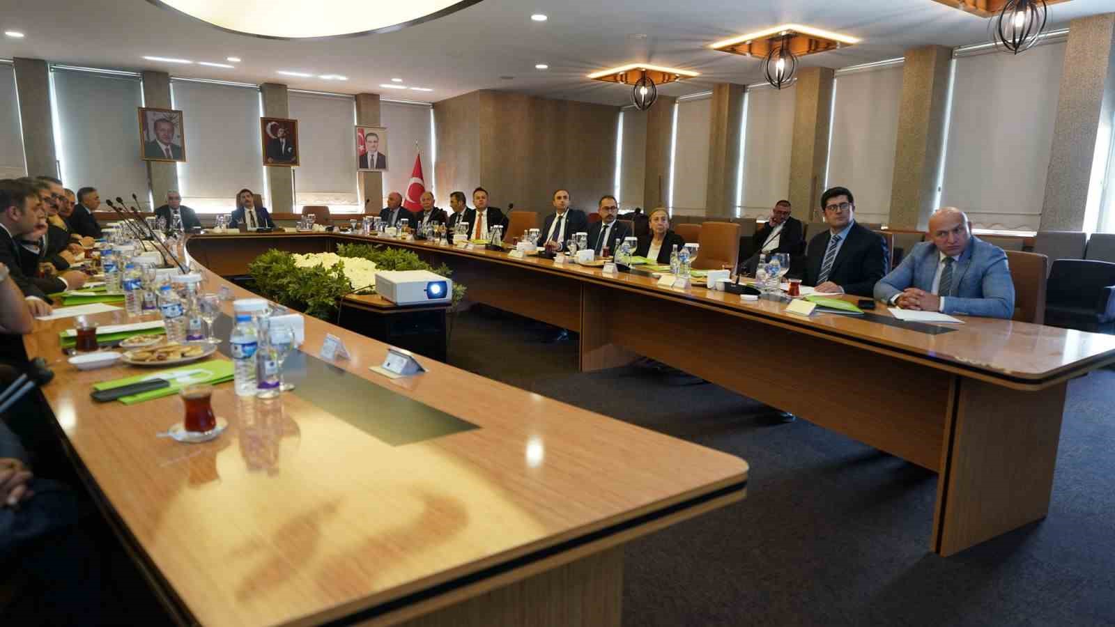 İstihdam ve mesleki eğitim zirvesi