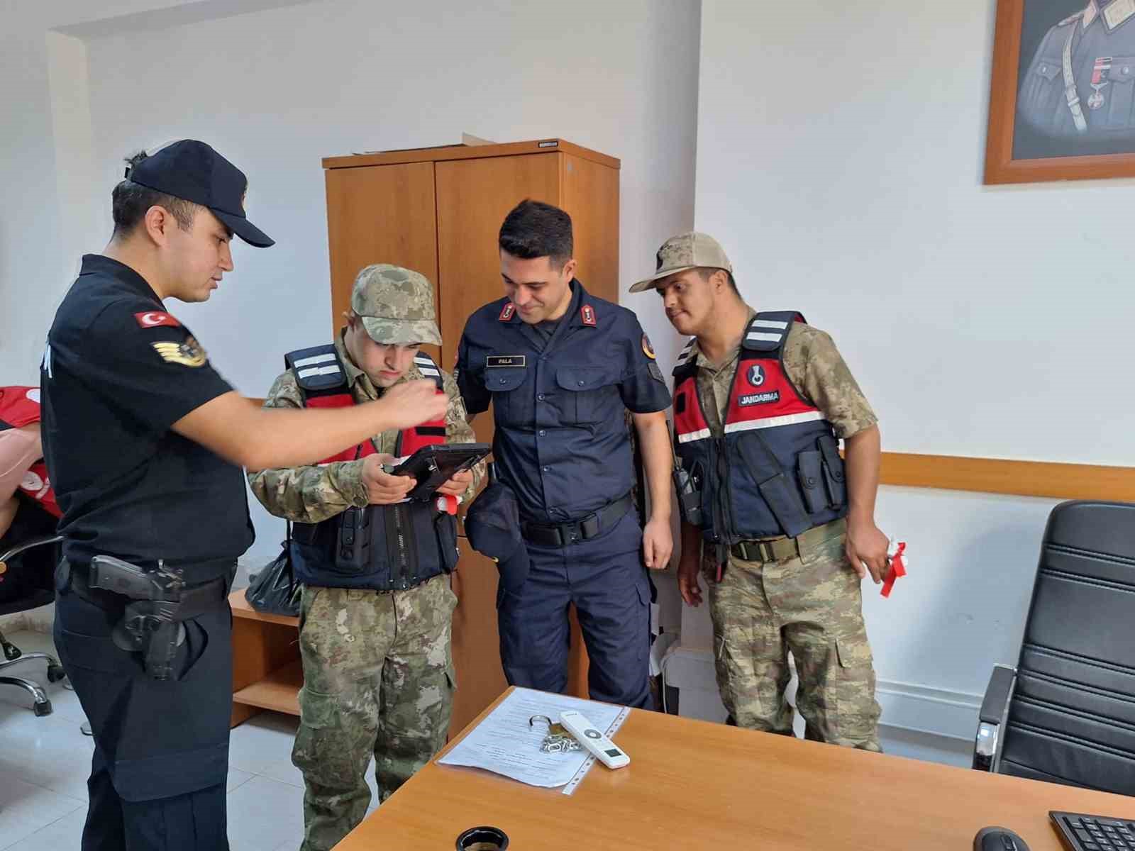 Besni&rsquo;de 3 engelli bireyin askerlik hayali ger&ccedil;ek oldu