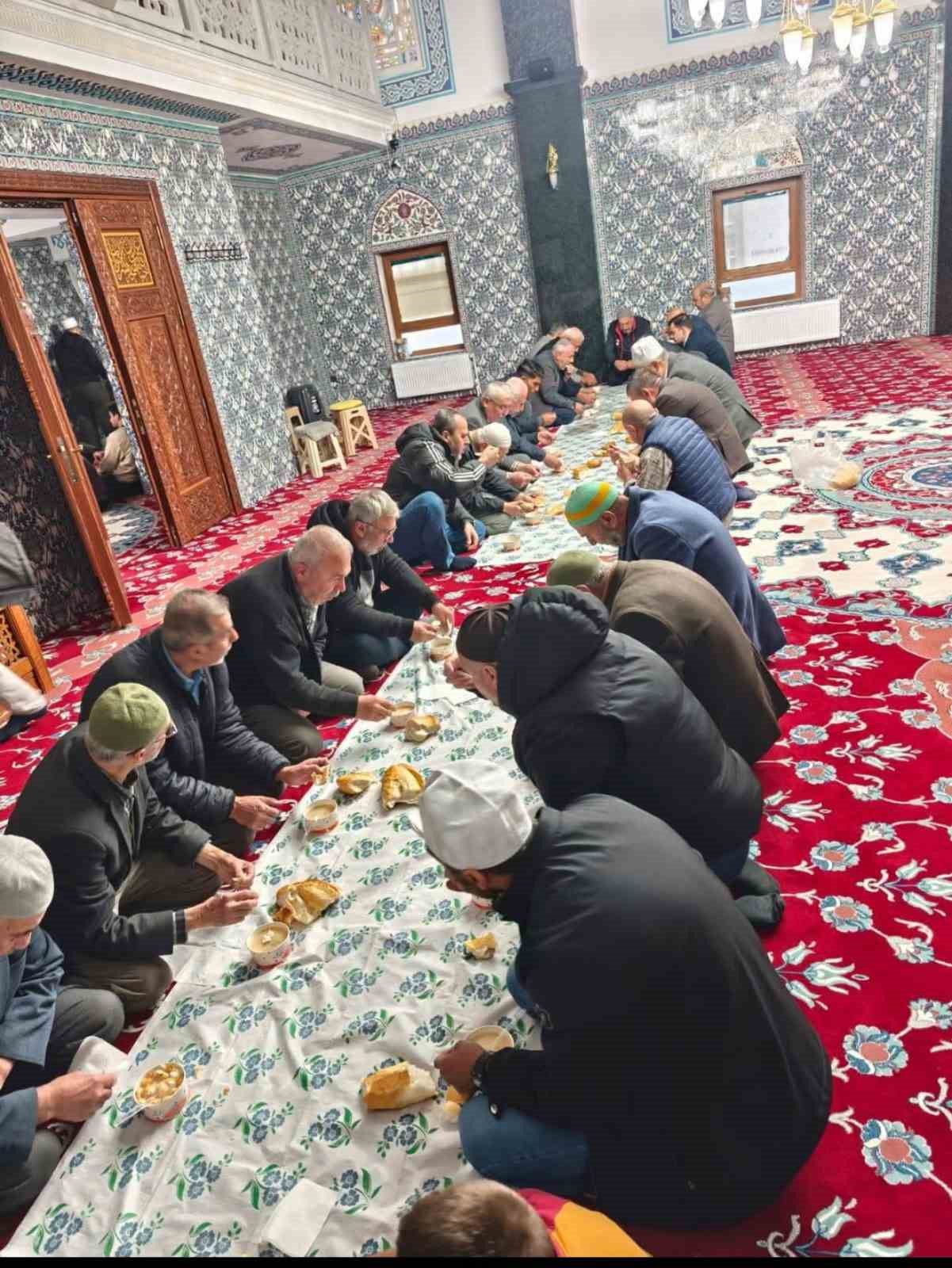 Sivrihisar&rsquo;da Cuma sabah namazı buluşması d&uuml;zenlendi