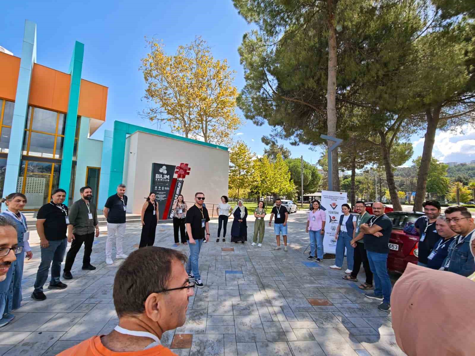 Sosyal bilgiler &ouml;ğretmenleri metaverse ile dijital i&ccedil;erik &uuml;retecek