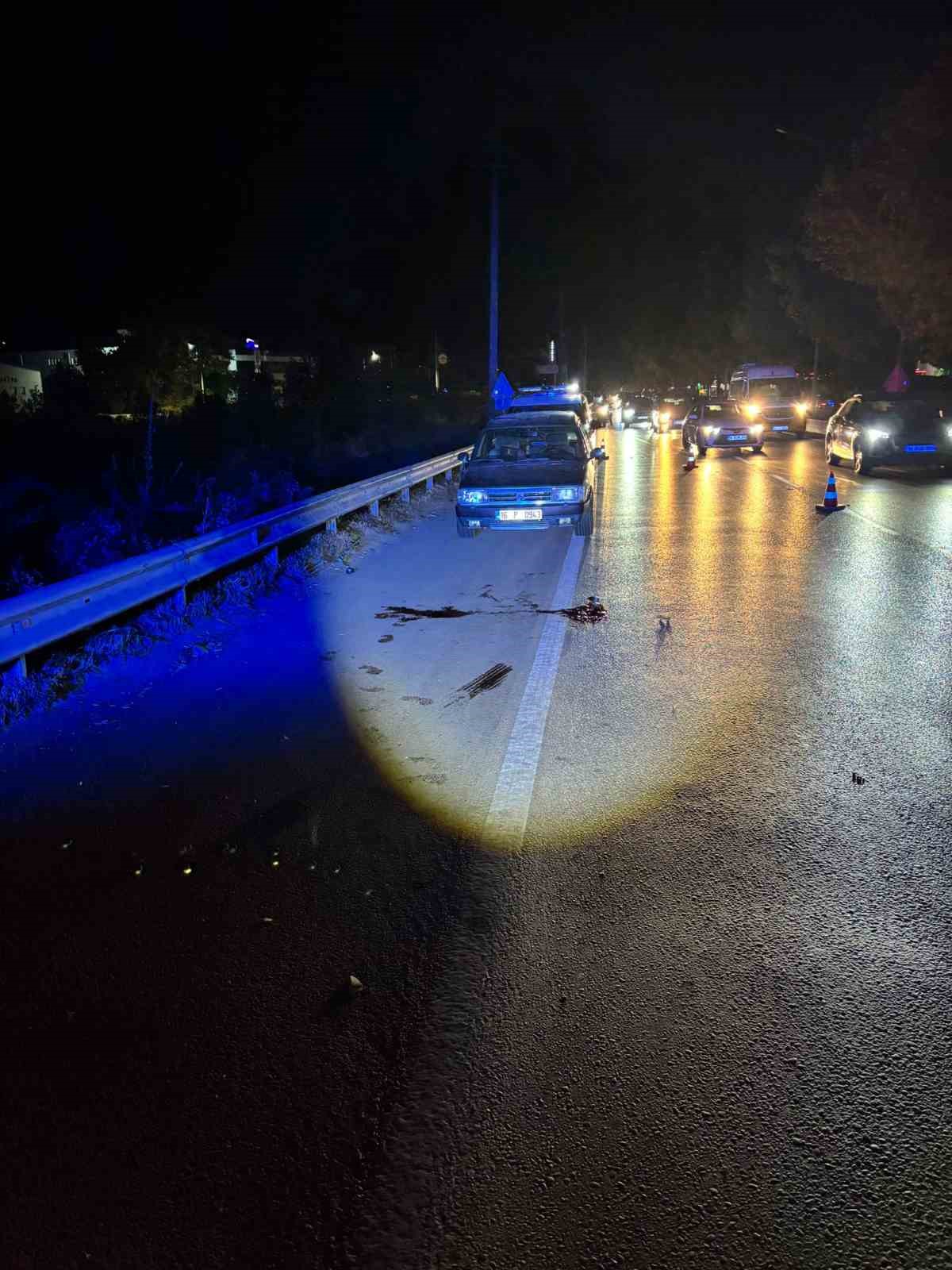 Yakıtı biten otomobiline yakıt doldururken can verdi