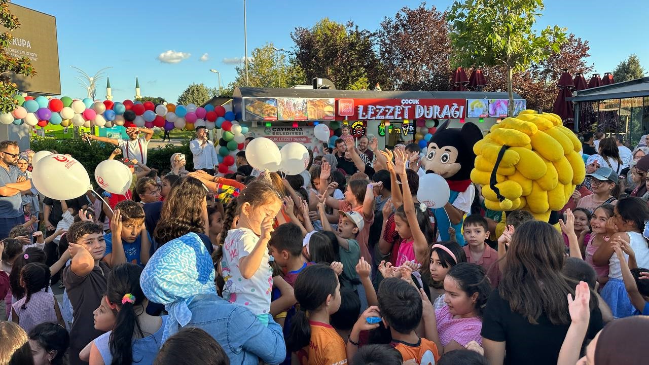 &Ccedil;ayırova&rsquo;da minikler yazı eğlenceyle uğurladı