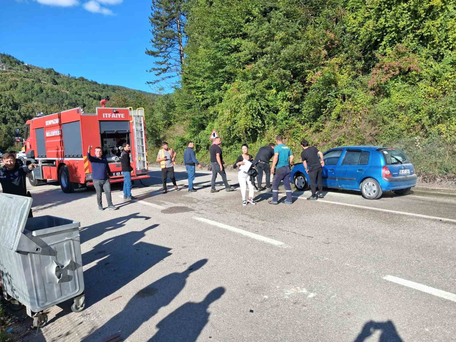 Kastamonu&rsquo;da seyir halindeki otomobilde &ccedil;ıkan yangını itfaiye s&ouml;nd&uuml;rd&uuml;