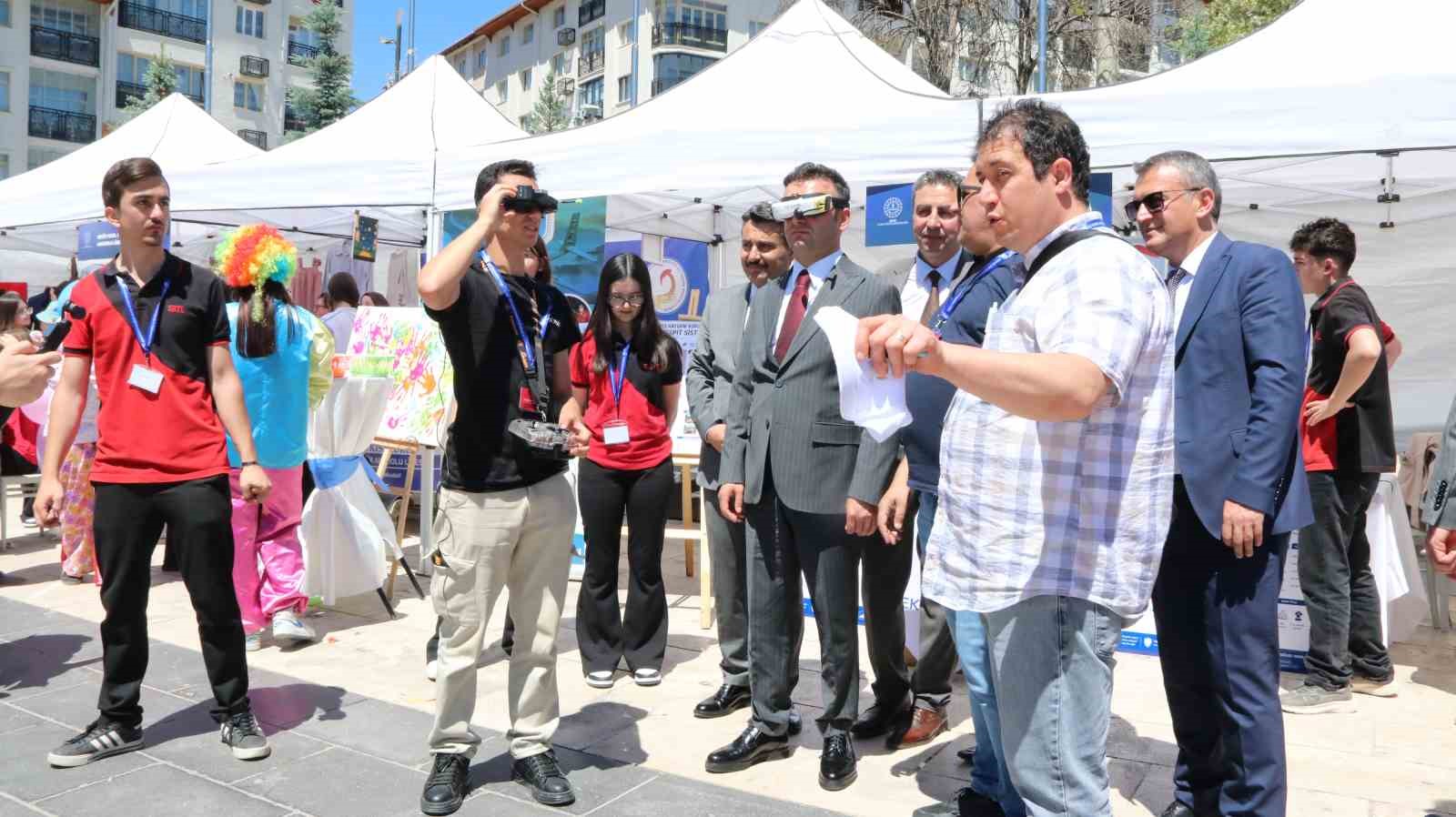 Sivas&rsquo;ta Mesleki ve Teknik Eğitim Okulları Tanıtım Şenliği D&uuml;zenlendi