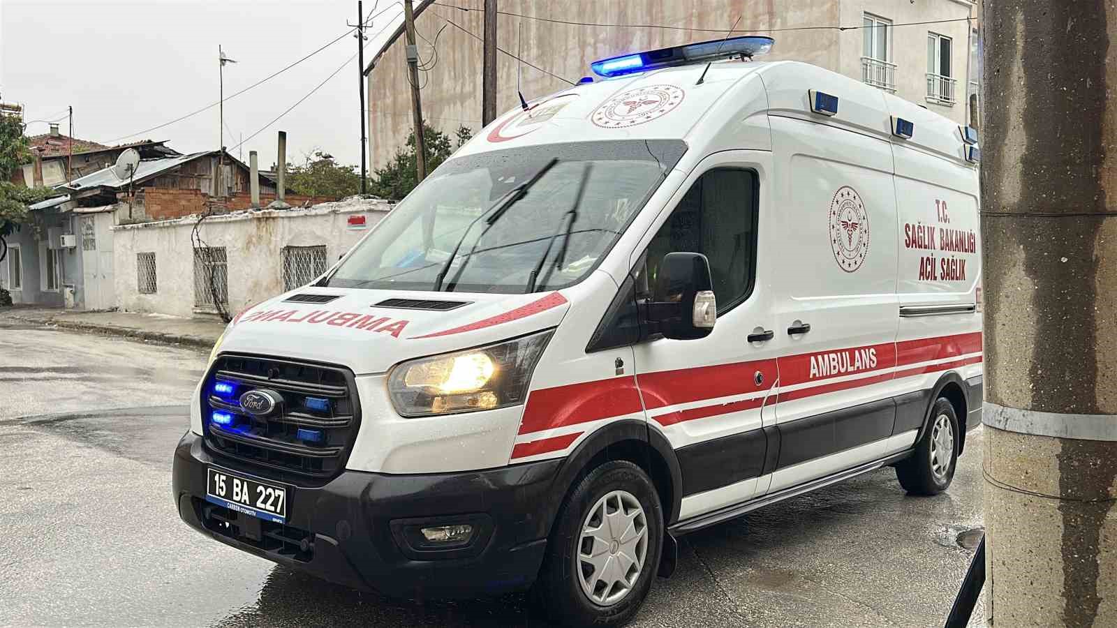 Kendi intihar teşebbüsünü ihbar edip polisle pazarlığa oturdu: "Polis gitmeden ben gitmiyorum"