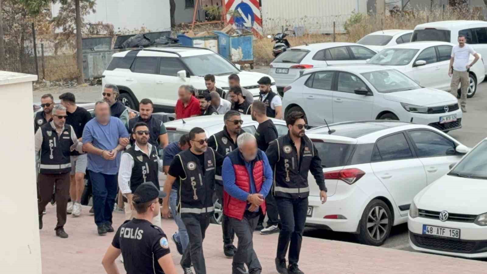 Bodrum&rsquo;daki tefecilik operasyonunda 8 ş&uuml;pheli adliyeye sevk edildi