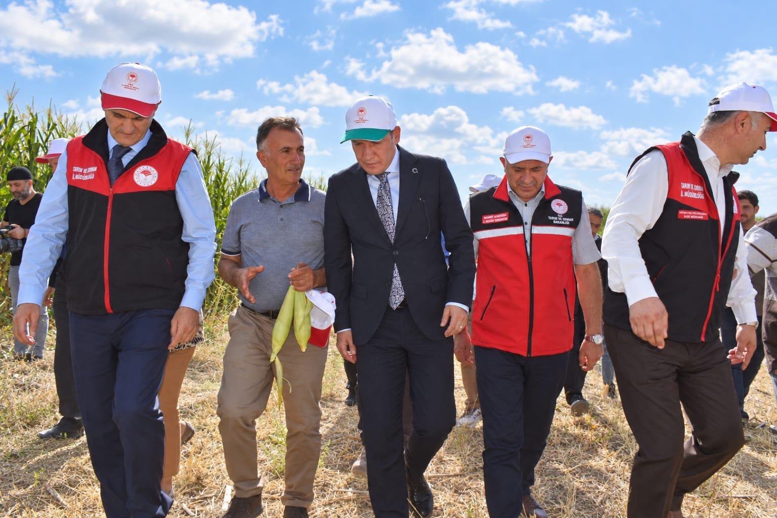 Tuşba&rsquo;da "Silajlık Mısır Hasadı Tarla G&uuml;n&uuml;" d&uuml;zenlendi