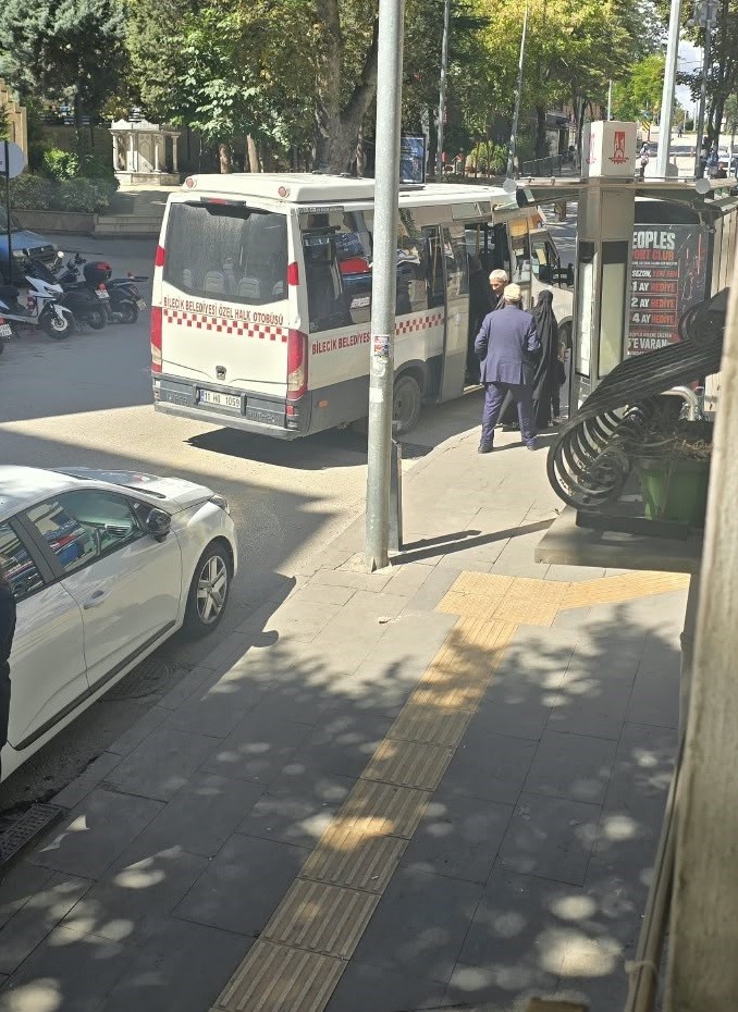 Duyarsız s&uuml;r&uuml;c&uuml; minib&uuml;s&ccedil;&uuml;leri &ccedil;ileden &ccedil;ıkardı