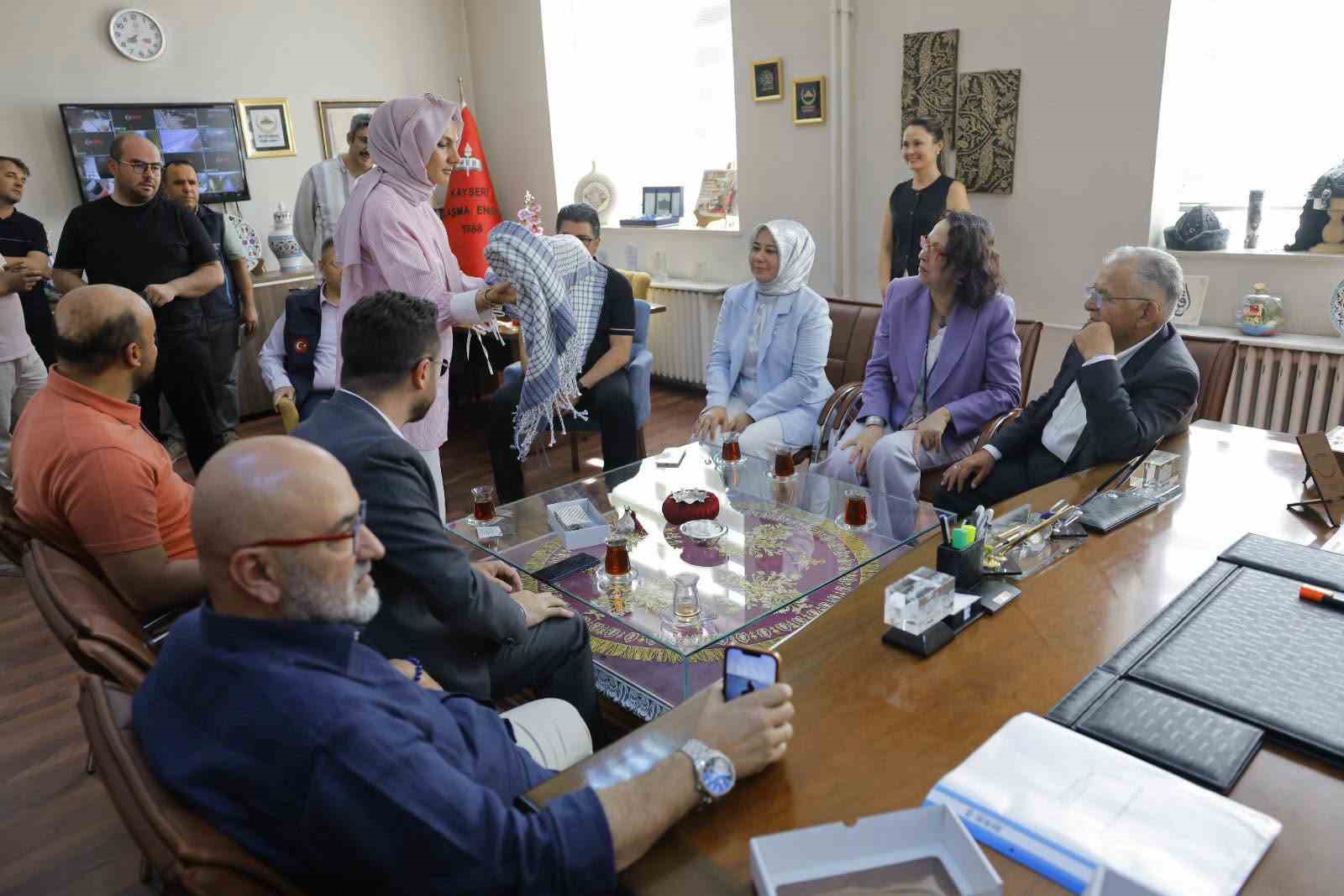 B&uuml;y&uuml;kkılı&ccedil;, Kayseri Devlet Tiyatrosu&rsquo;nu inceledi