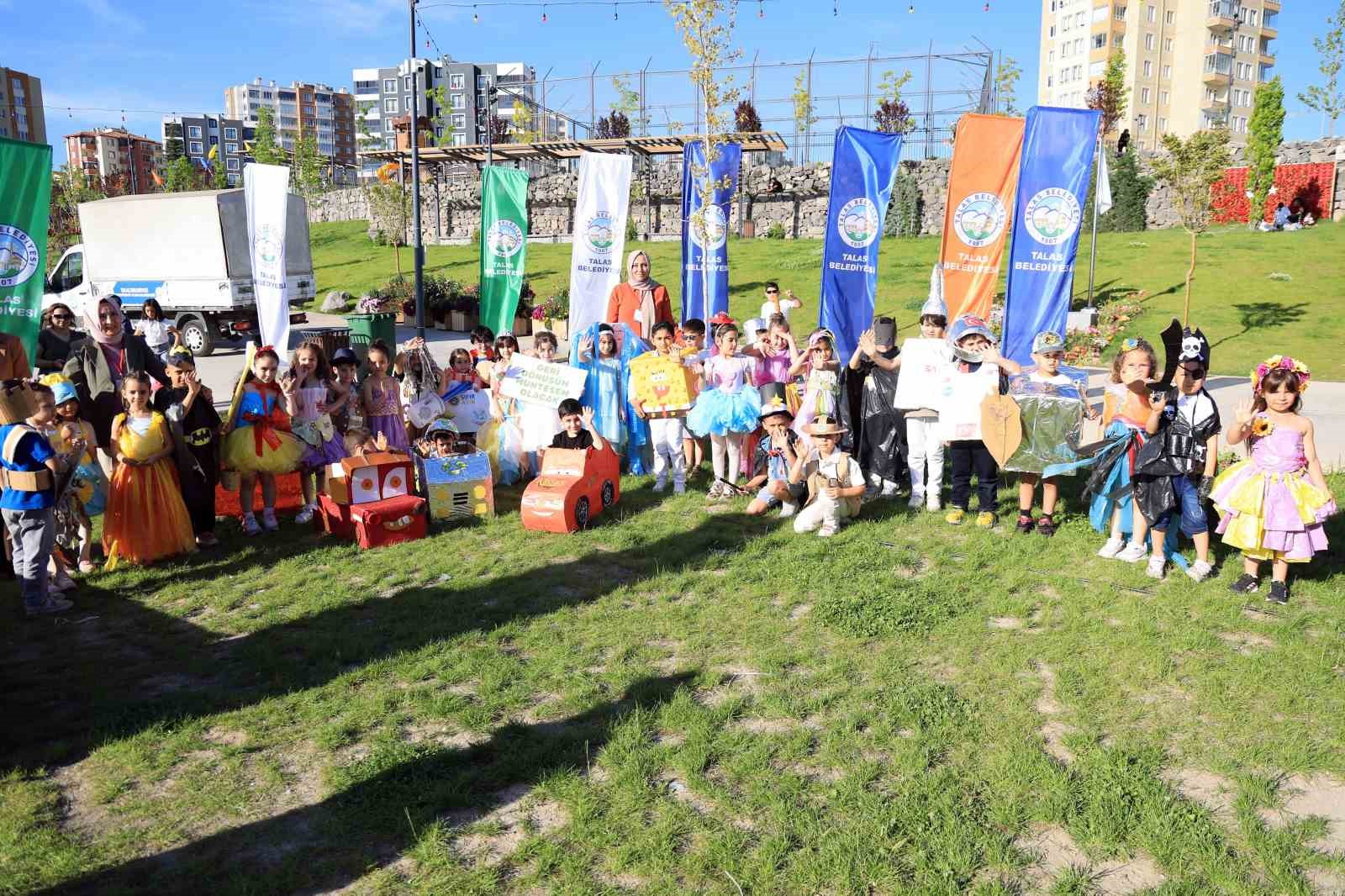Talas&rsquo;ta &ccedil;evre bilinci sanatla buluştu, &ouml;ğrenciler &ouml;d&uuml;llerine kavuştu