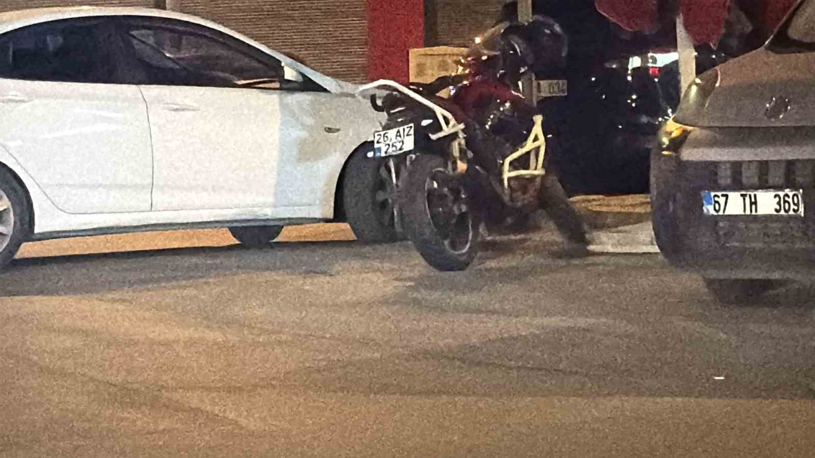 Eskişehir&rsquo;de motosikletin yayaya &ccedil;arptığı kazada 2 kişi yaralandı