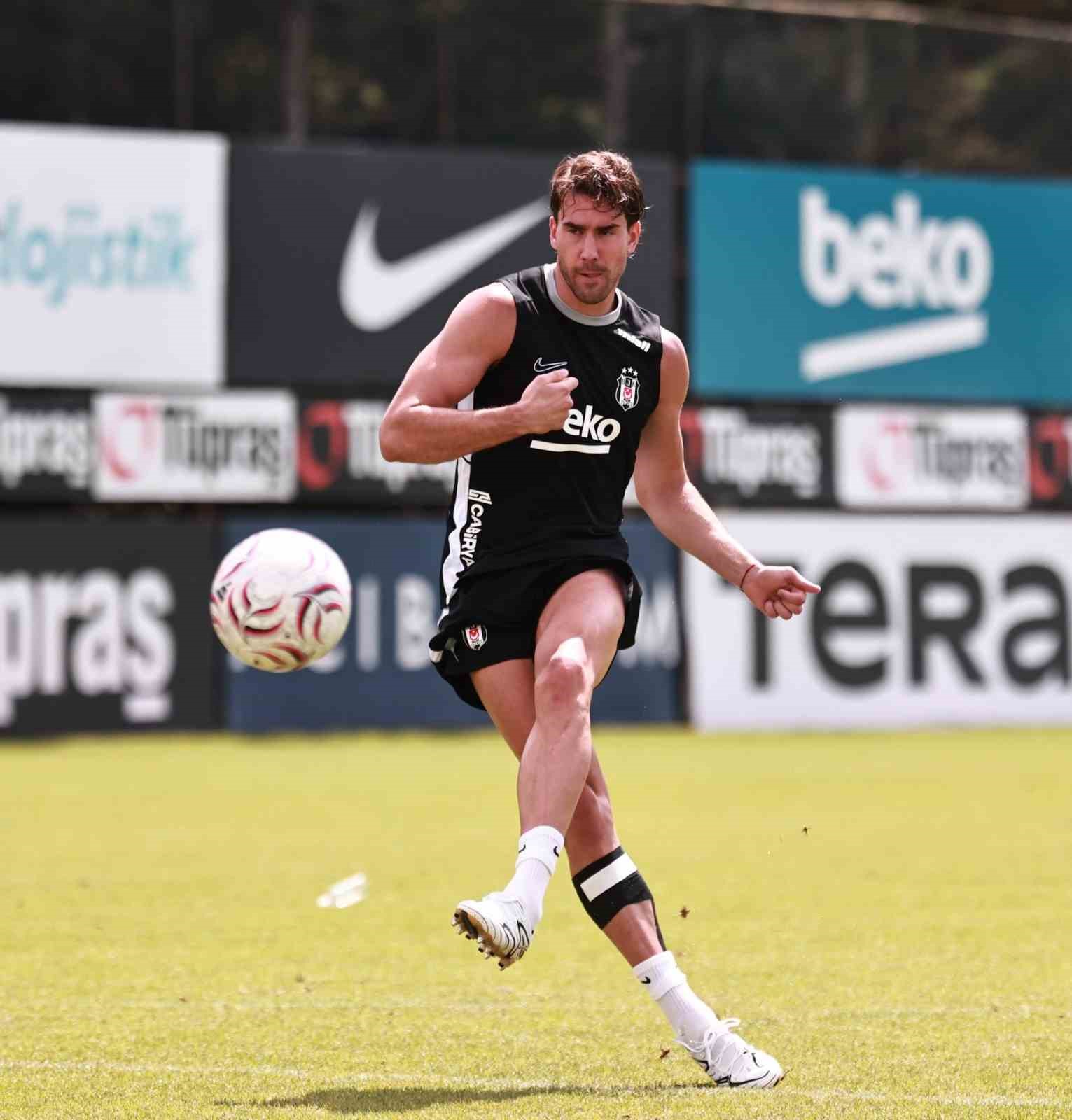 Beşiktaş, transfer d&ouml;neminde 10 oyuncuyu kadrosuna kattı
