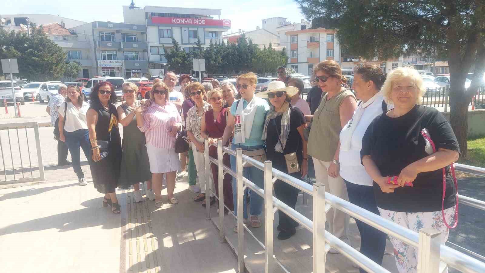 Taciz davasında kadın muhtara kadın meslektaşlarından destek