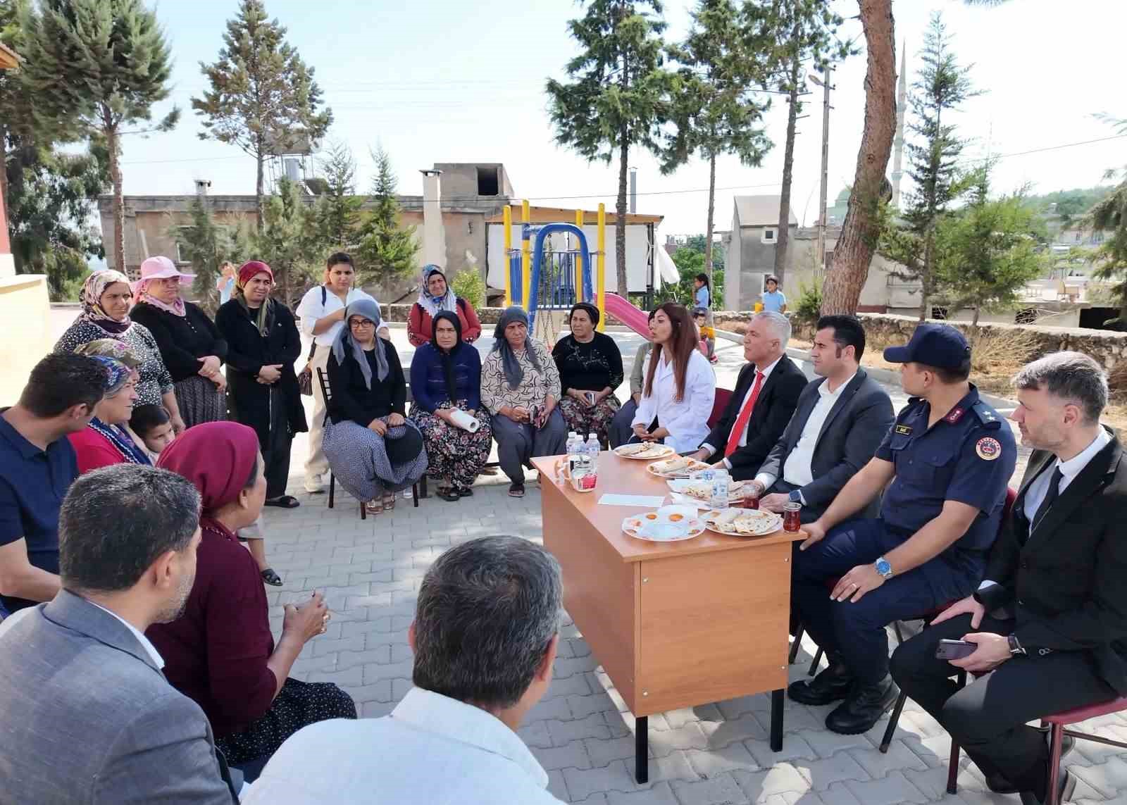 Akdeniz&rsquo;de mahalle buluşmaları s&uuml;r&uuml;yor