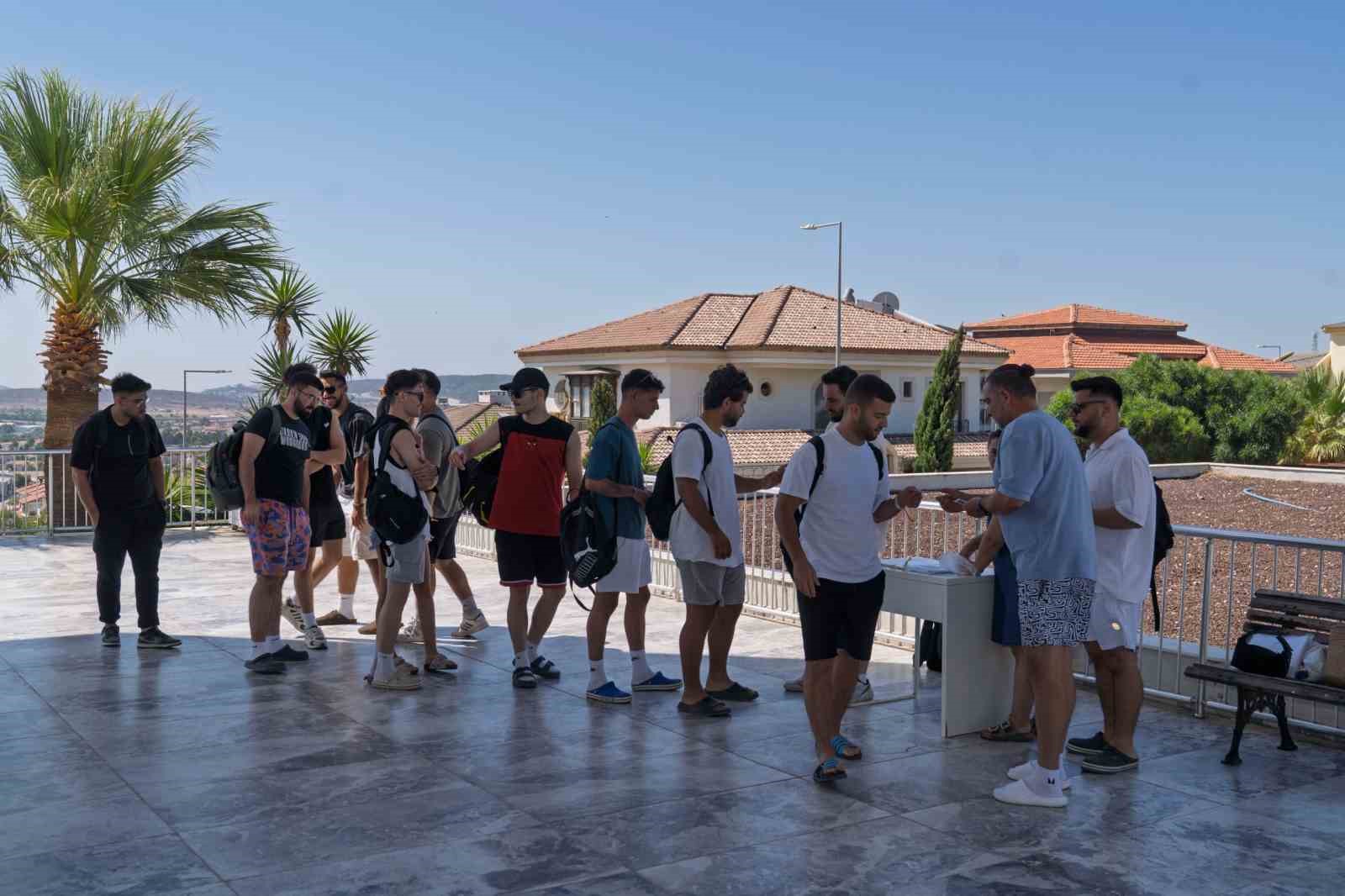 B&uuml;y&uuml;kşehir&rsquo;den gen&ccedil;lere aquapark keyfi