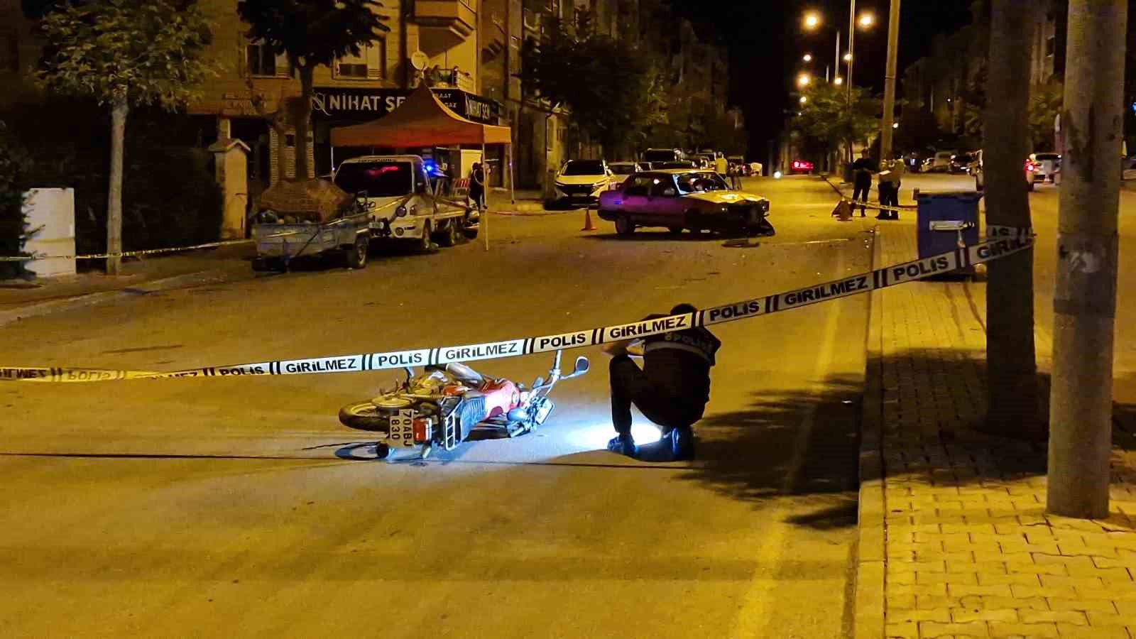 Motosiklet s&uuml;r&uuml;c&uuml;s&uuml;n&uuml;n &ouml;l&uuml;m&uuml;yle sonu&ccedil;lanan kaza kamerada