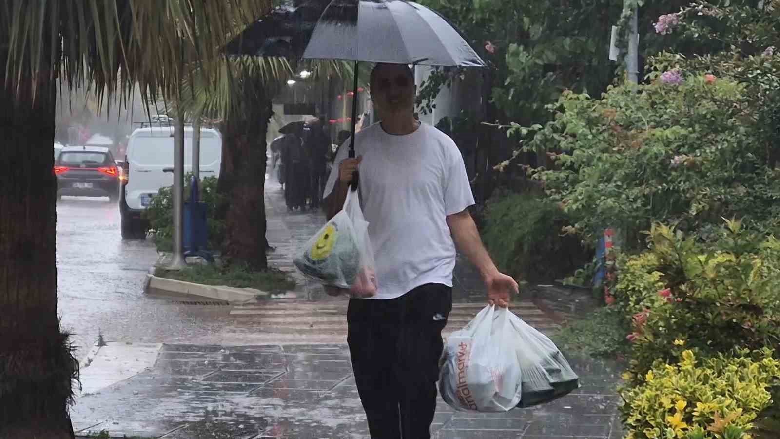 Bartın&rsquo;da sağanak hayatı olumsuz etkiledi