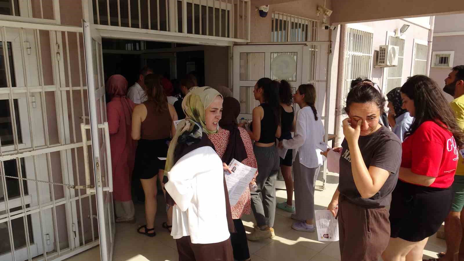 Hatay&rsquo;da adayların KPSS maratonu başladı