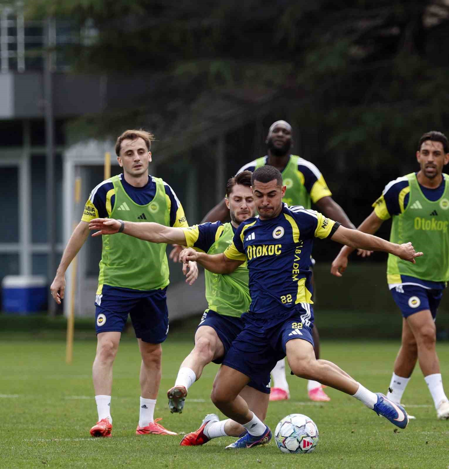 Fenerbah&ccedil;e&rsquo;de Roma ma&ccedil;ı hazırlıkları devam etti