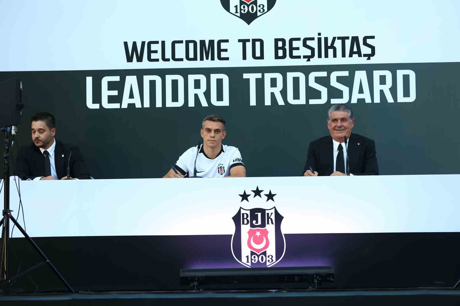 Leandro Trossard, 20 bin taraftarın &ouml;n&uuml;nde imzayı attı