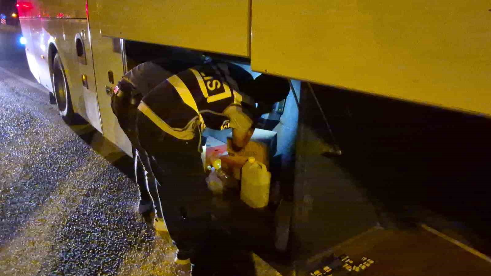 Zonguldak&rsquo;taki otob&uuml;s değişiminde şof&ouml;rlerinin tartışması Bartın polisini alarma ge&ccedil;irdi