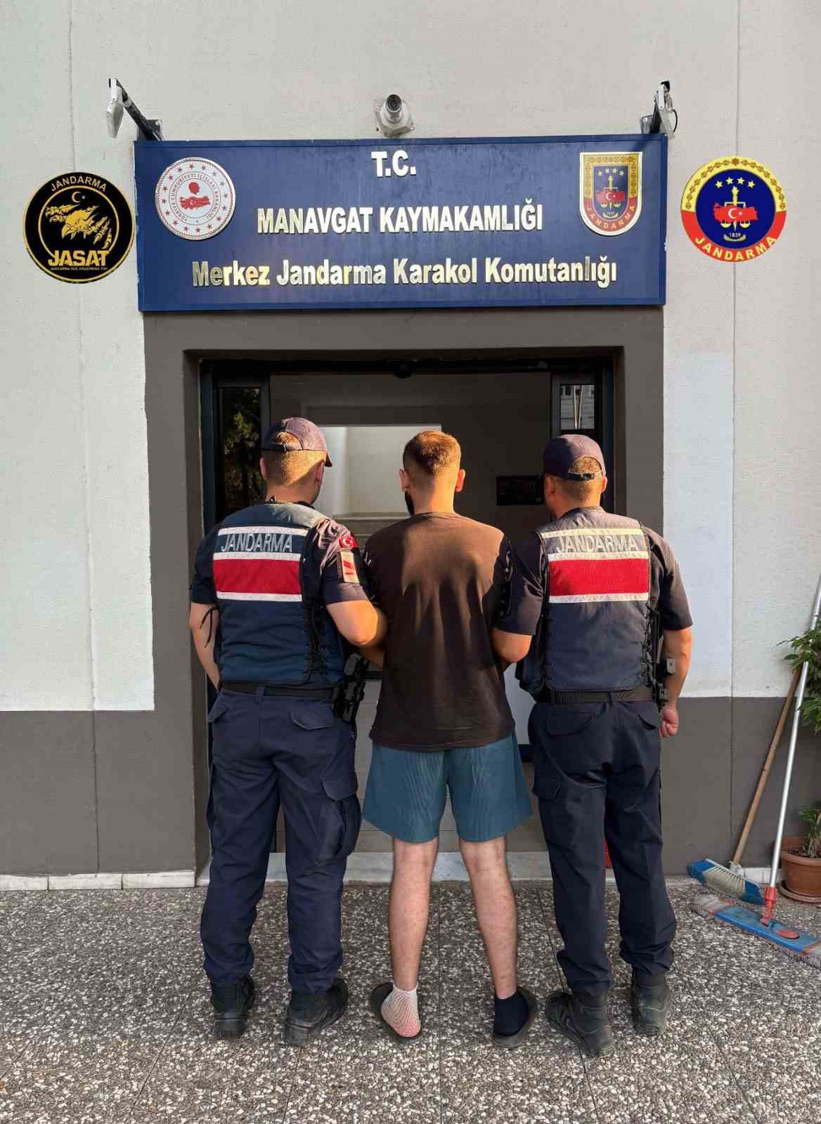 Antalya&rsquo;da JASAT son 1 ayda bin 331 aranan kişiyi yakaladı