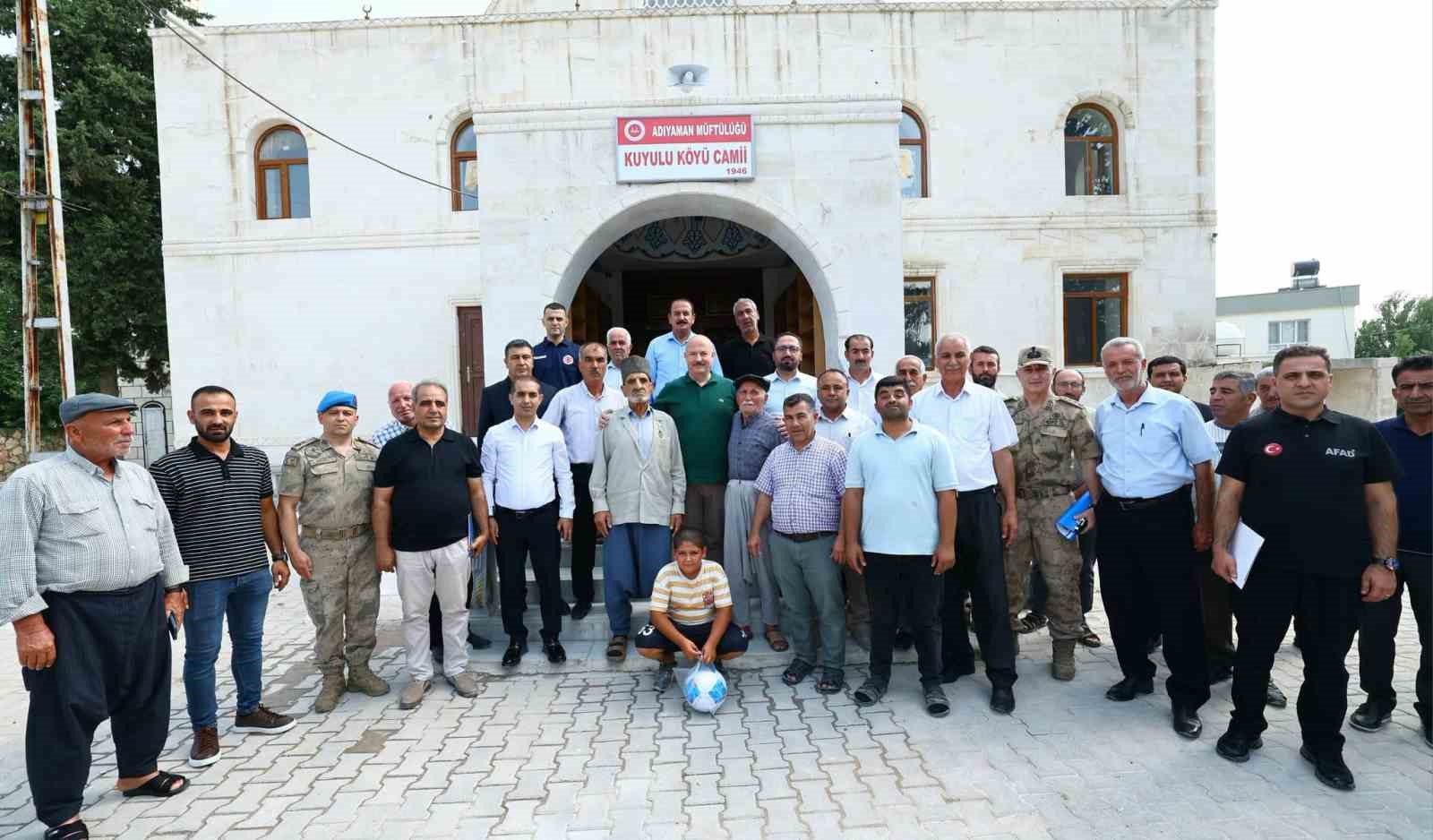 Vali K&uuml;&ccedil;&uuml;k, k&ouml;ylerin taleplerini yerinde dinledi