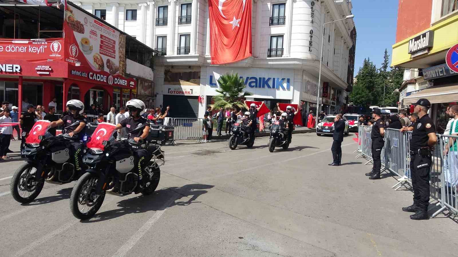 Jandarmadan 30 Ağustos&rsquo;a &ouml;zel g&ouml;steri