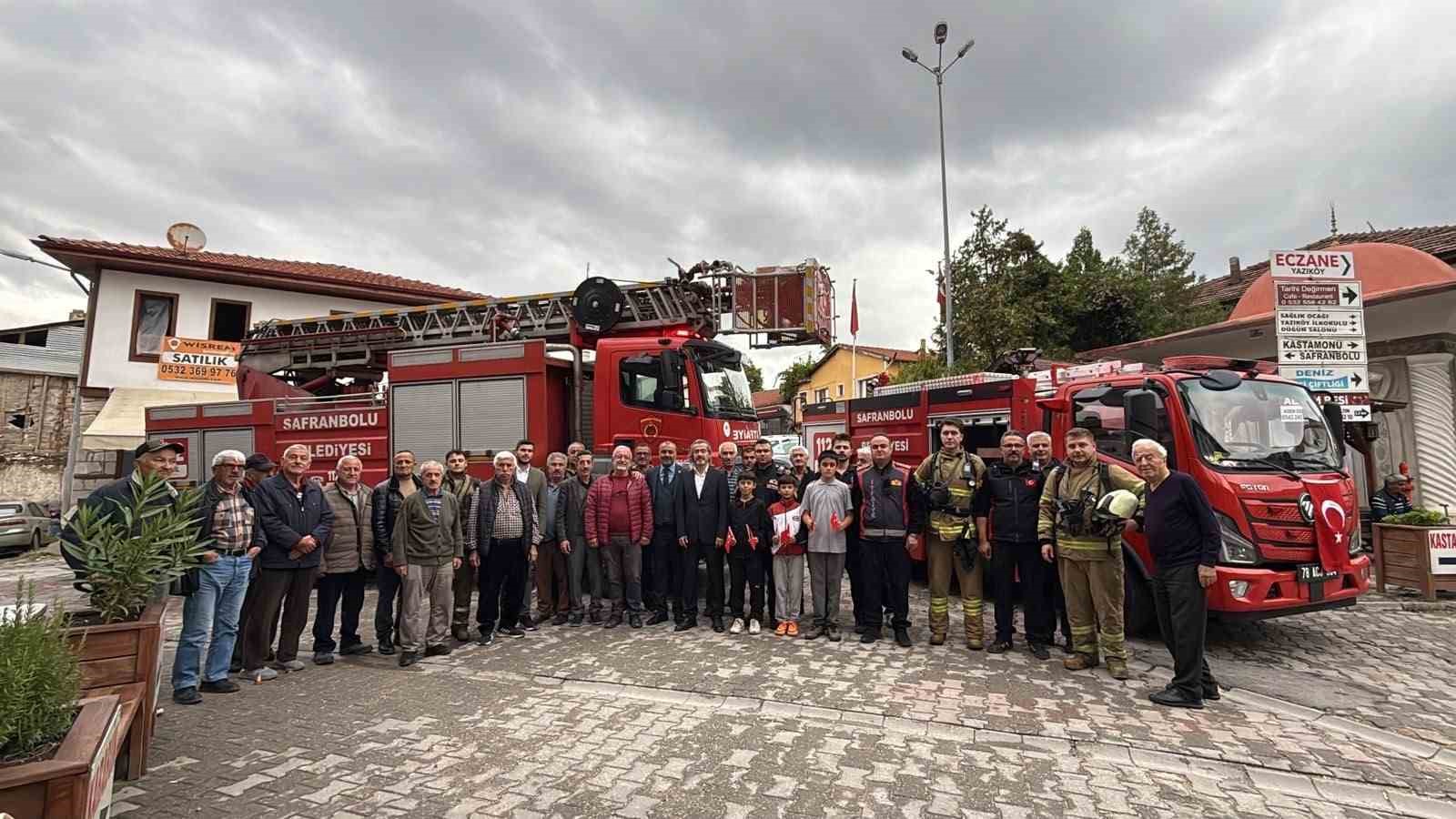 İtfaiyeciler yangın beklerken kutlamayla karşılaştı