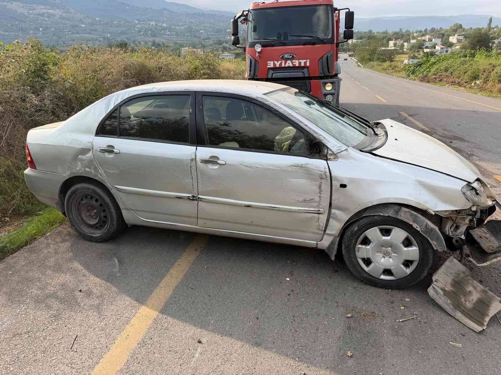 Osmaniye&rsquo;de kontrolden &ccedil;ıkan otomobil takla attı: 1 yaralı