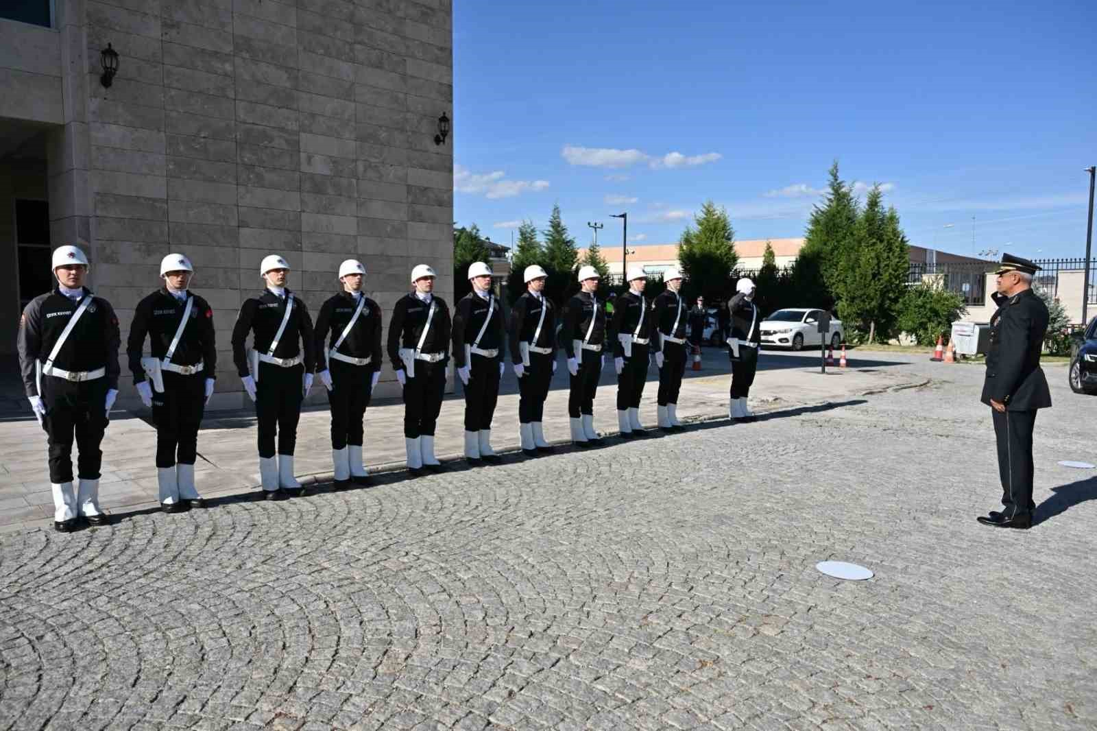 K&uuml;tahya İl Emniyet M&uuml;d&uuml;r&uuml; Arif Hakan Tandoğan g&ouml;revine başladı