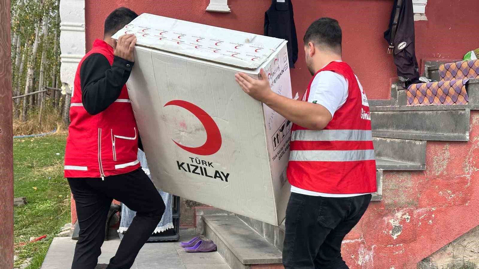 Kızılay&rsquo;dan ihtiya&ccedil; sahibi vatandaşa tekerlekli sandalye desteği