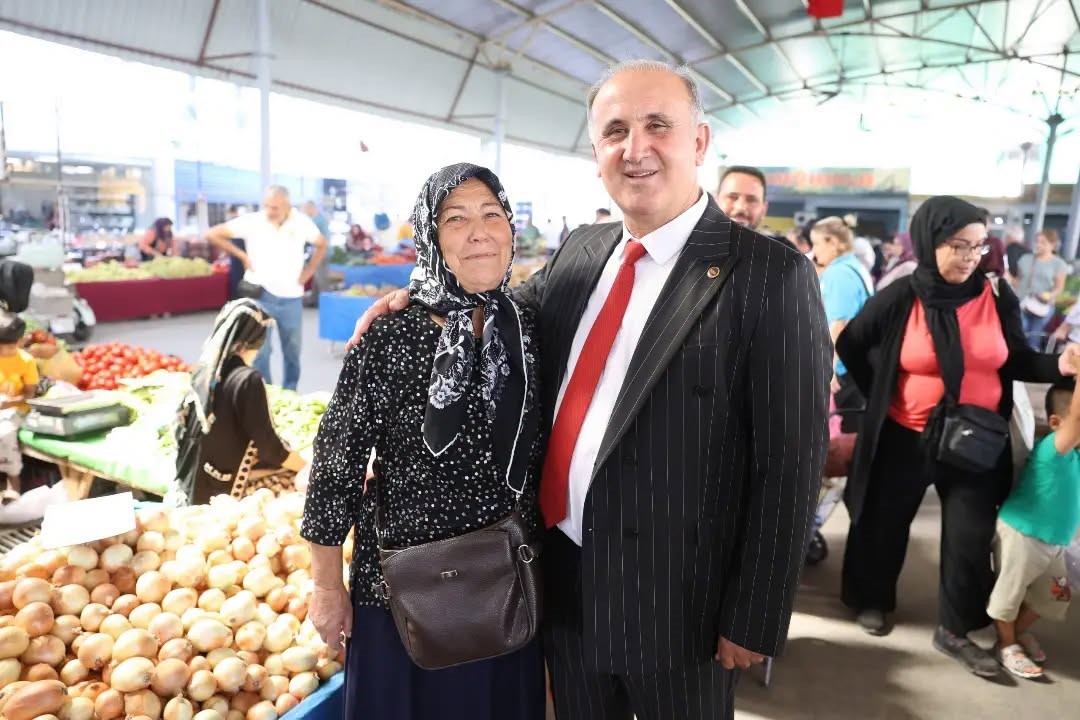 İncirliova Belediye Başkanı Kaya, pazar esnafı ve vatandaşlarla buluştu
